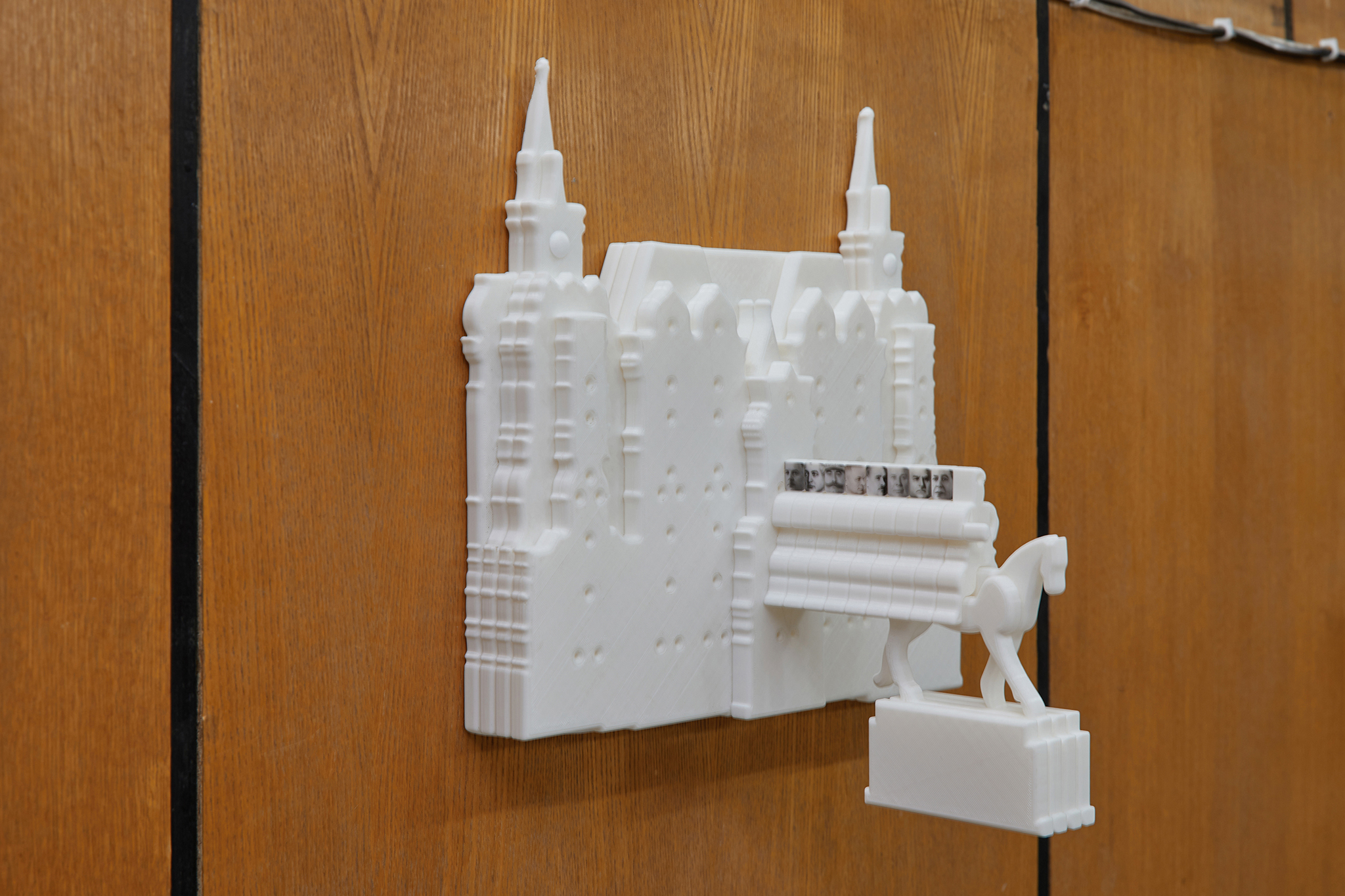 Alexey Rumin, Umbilical cord, 2022, UV printing on PLA 3D printing, 32 × 34 × 20 cm