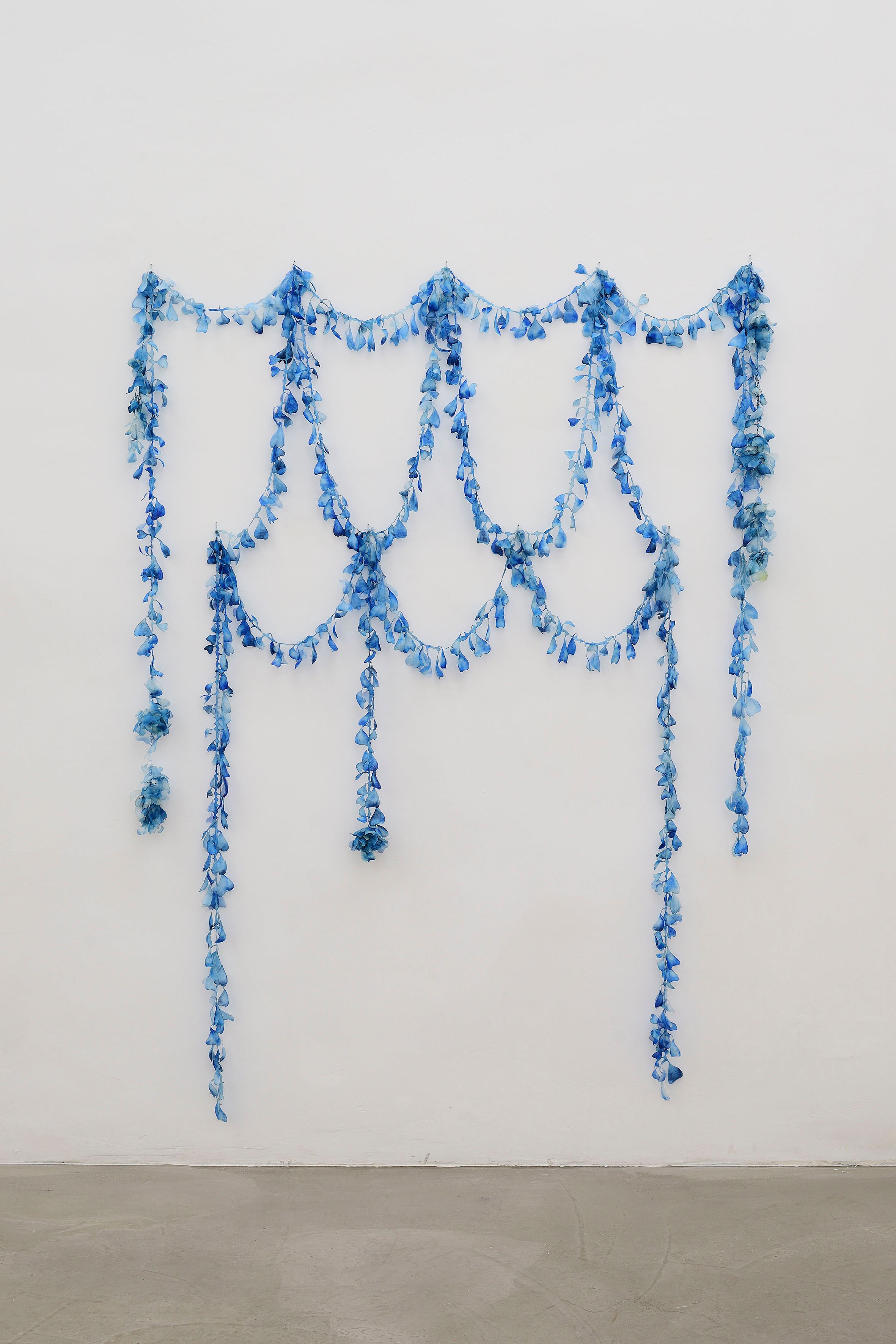 Jacopo Belloni, Blue Dance, 2023, silk, aniline, pigment, 170 x 5 x 120 cm