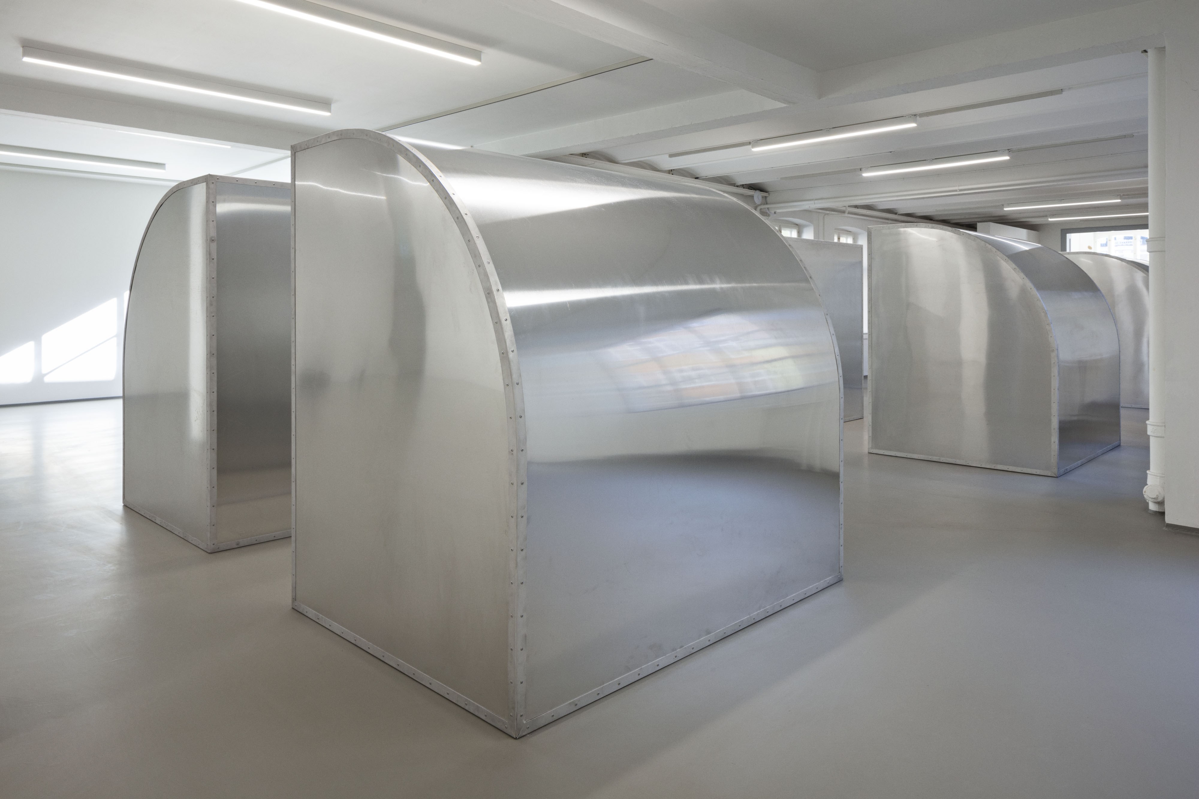 Benedikte Bjerre: Day to Day, 2023. Installation view OâOvergaden. Aluminium, pop rivets 6 parts, each 200,5 x 151 x 201 cm. Installation size variable. Installation size at OâOvergaden 200,5 x 377 x 811 cm. Photo: Laura Stamer