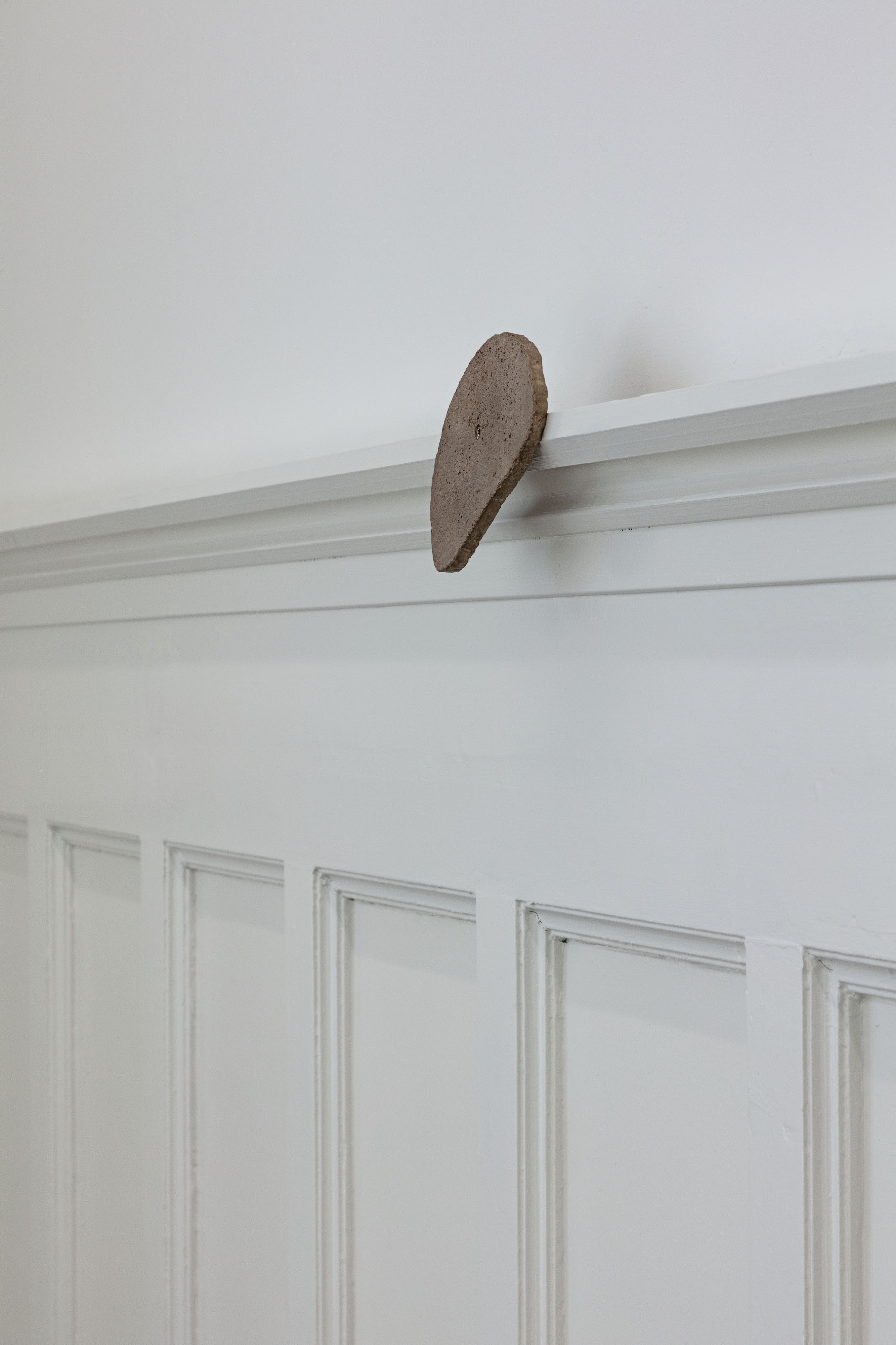 Benedikte Bjerre: Starry Night, 2023. Installation view OâOvergaden. Direct bronze cast of bread 32 parts. Each approx. 1 x 10 x 13 cm. Installation size variable. Photo: Laura Stamer