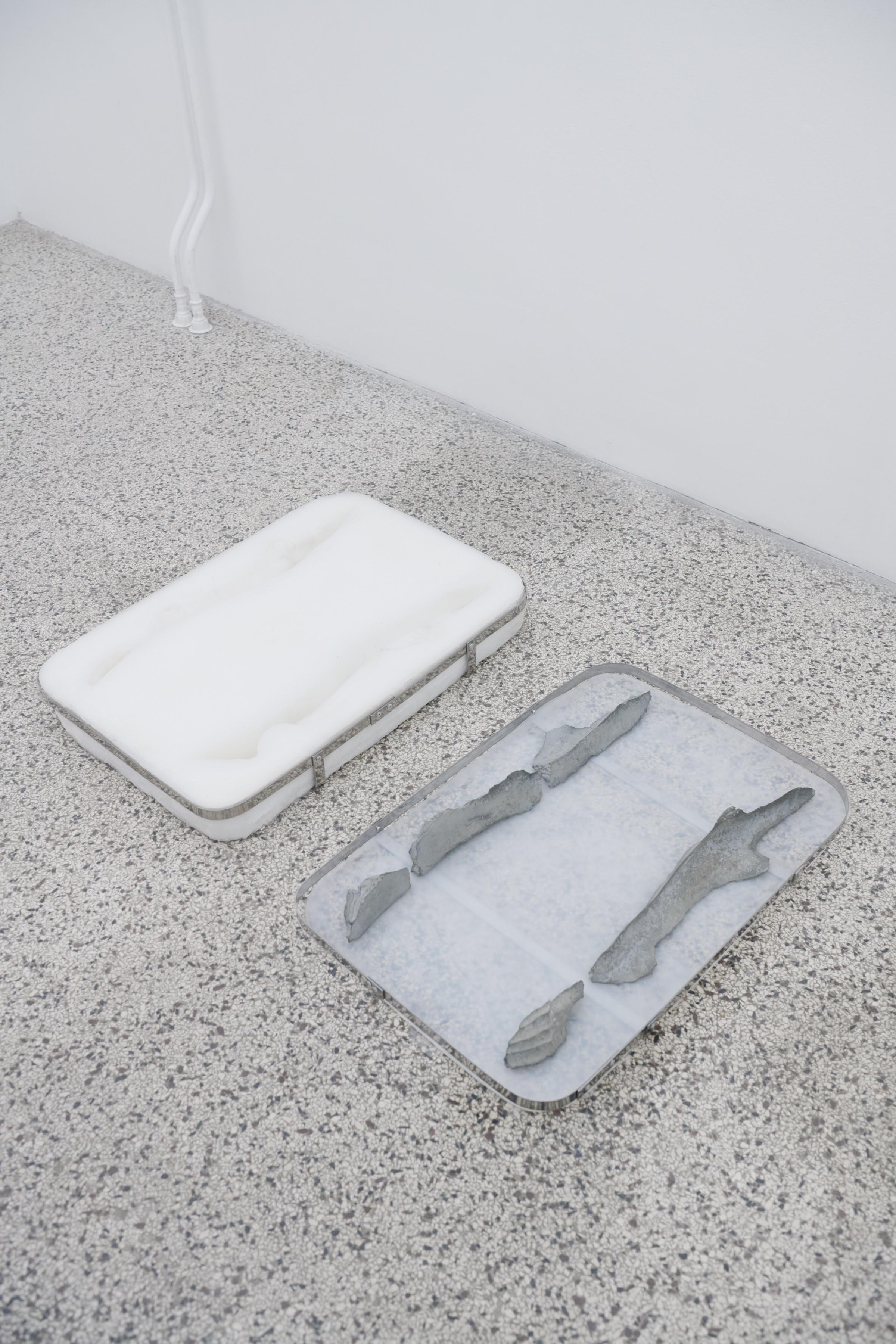 Nikolaus Eckhard, Beim Ausschalen gebrochen, Concrete 2023 & Lisa Jäger Case for Nikolaus Eckhard Beim Ausschalen gebrochen Steel, silicone, styrofoam 2023