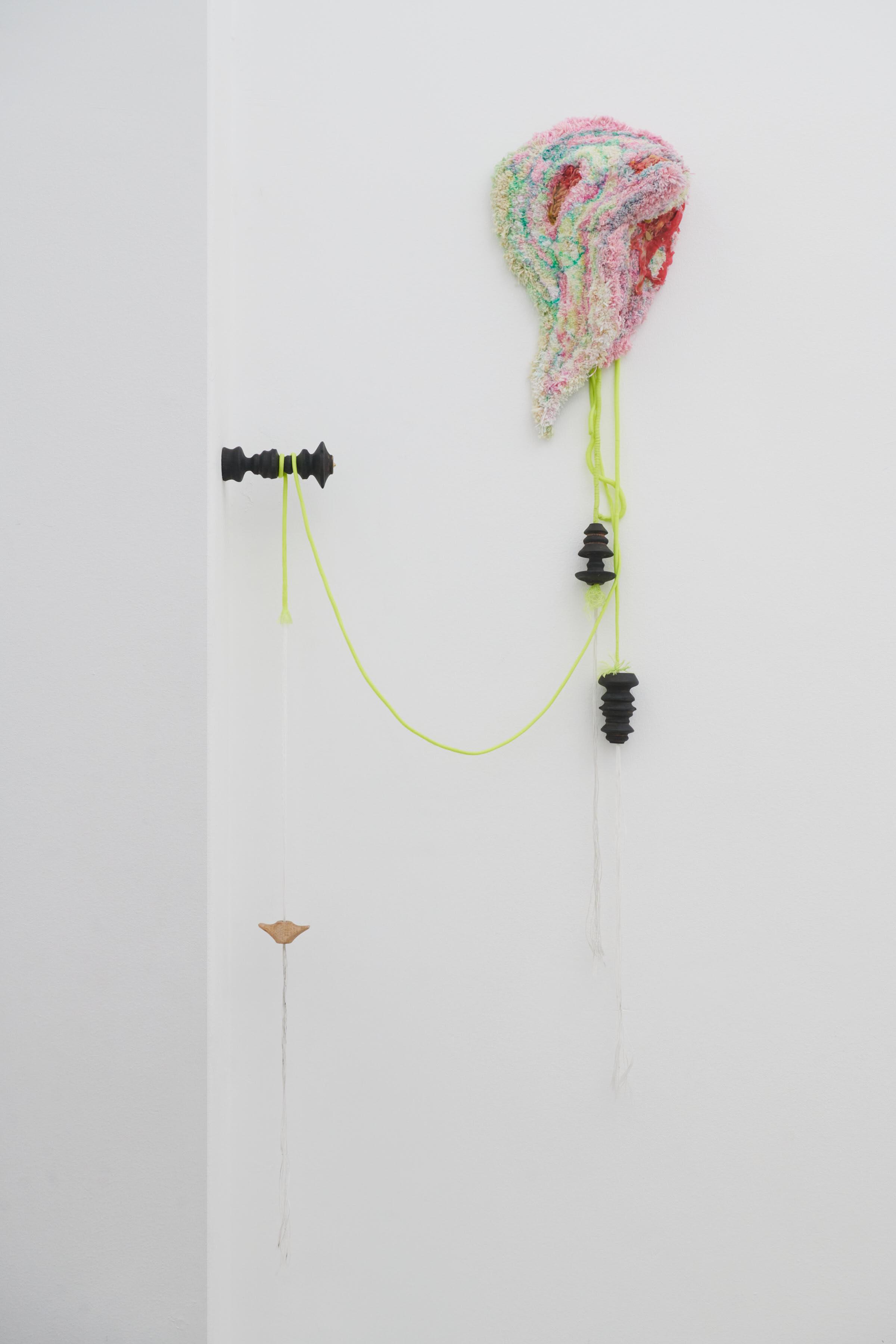 Valentino Skarwan Sloth slug love 1 Wool, cord, latex, seeds and ceramic 2020