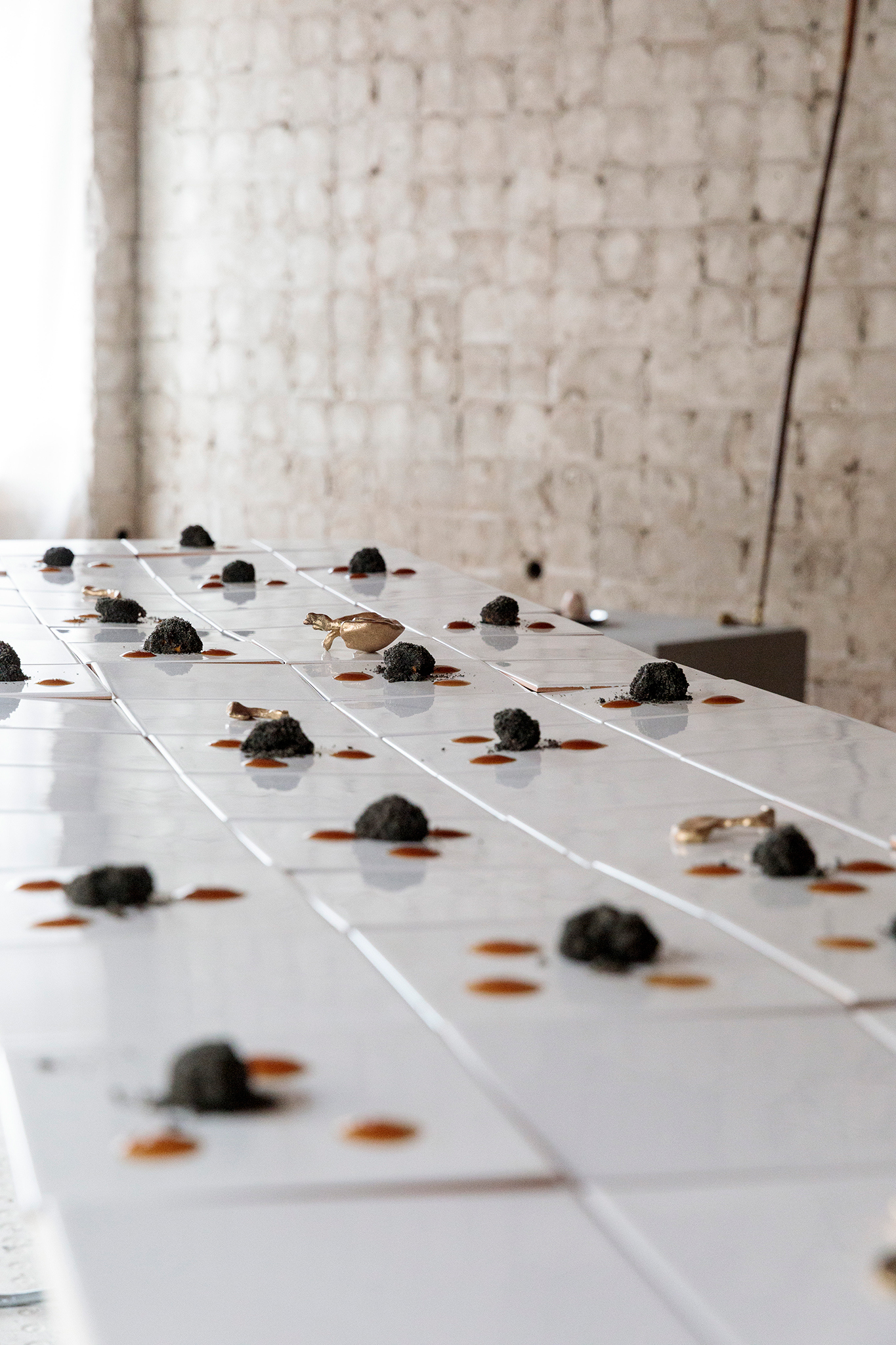 "Cut open in half. See what’s inside.", exhibition view: Galvanie Galerie, photos: Lukas Pürmayr