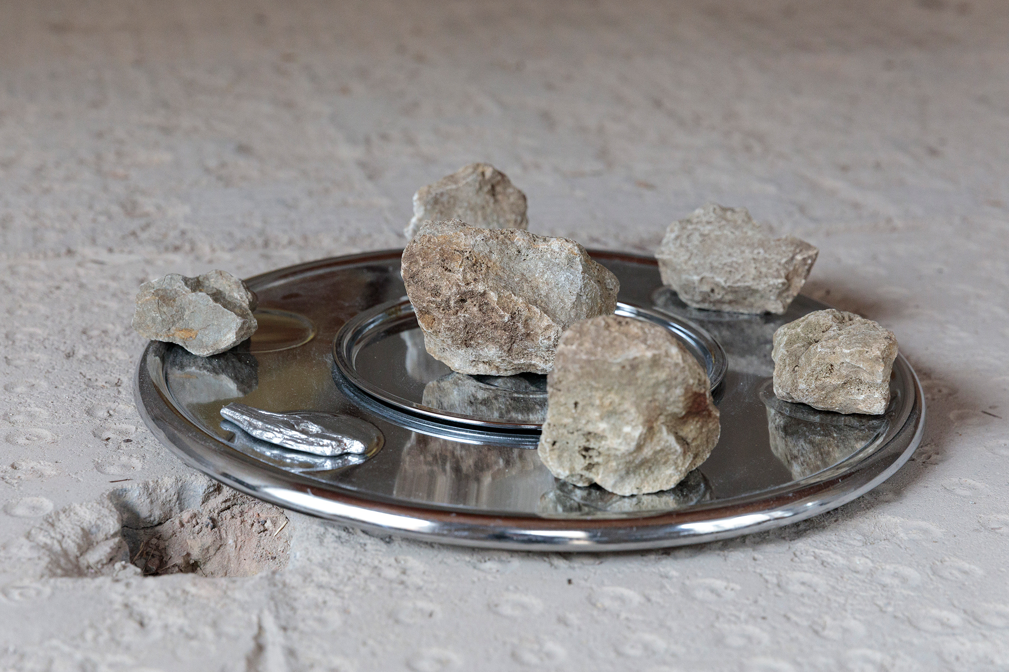 "Cut open in half. See what’s inside.", exhibition view: Galvanie Galerie, photos: Lukas Pürmayr