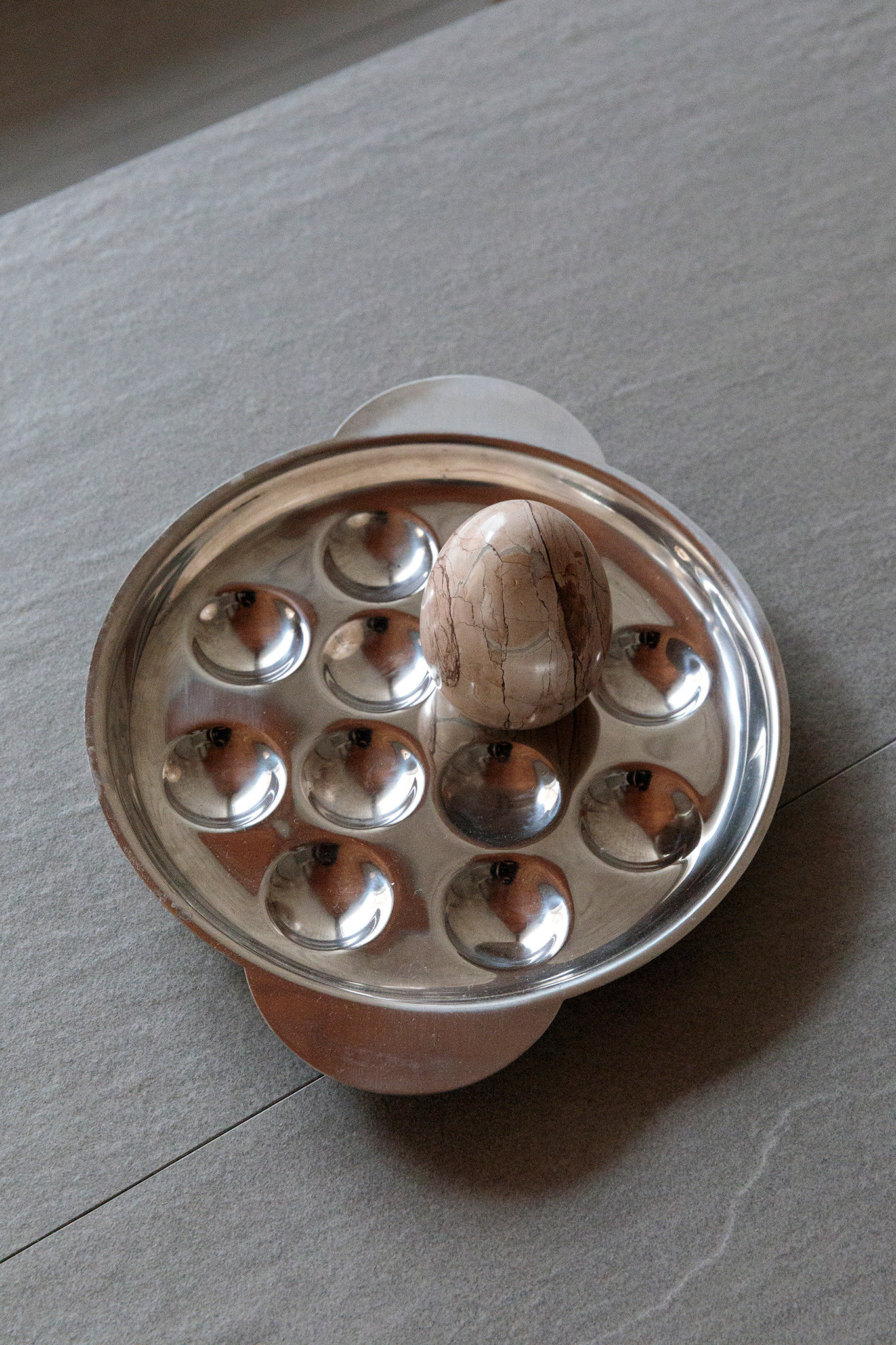 "Cut open in half. See what’s inside.", exhibition view: Galvanie Galerie, photos: Lukas Pürmayr