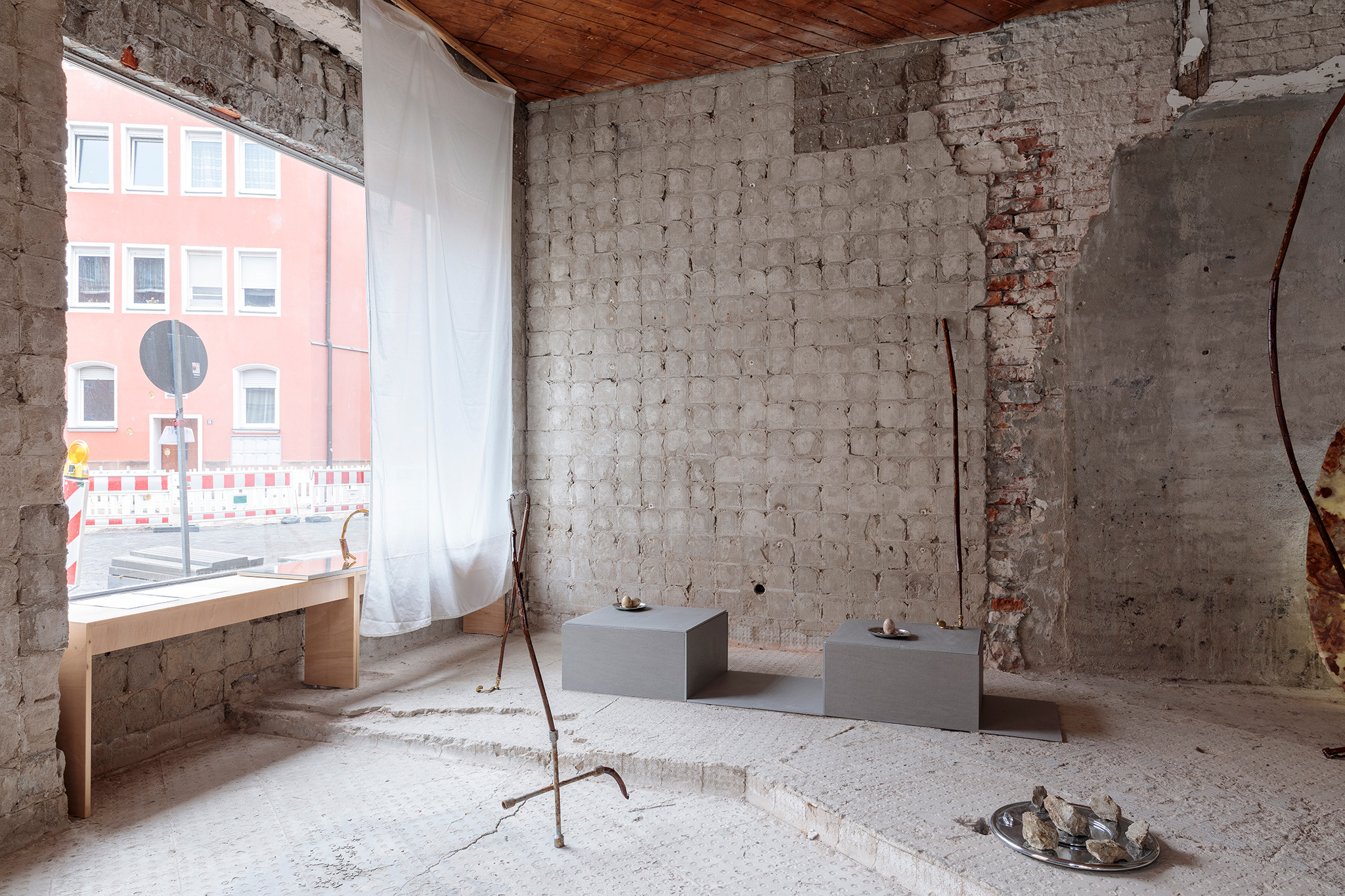 "Cut open in half. See what’s inside.", exhibition view: Galvanie Galerie, photos: Lukas Pürmayr