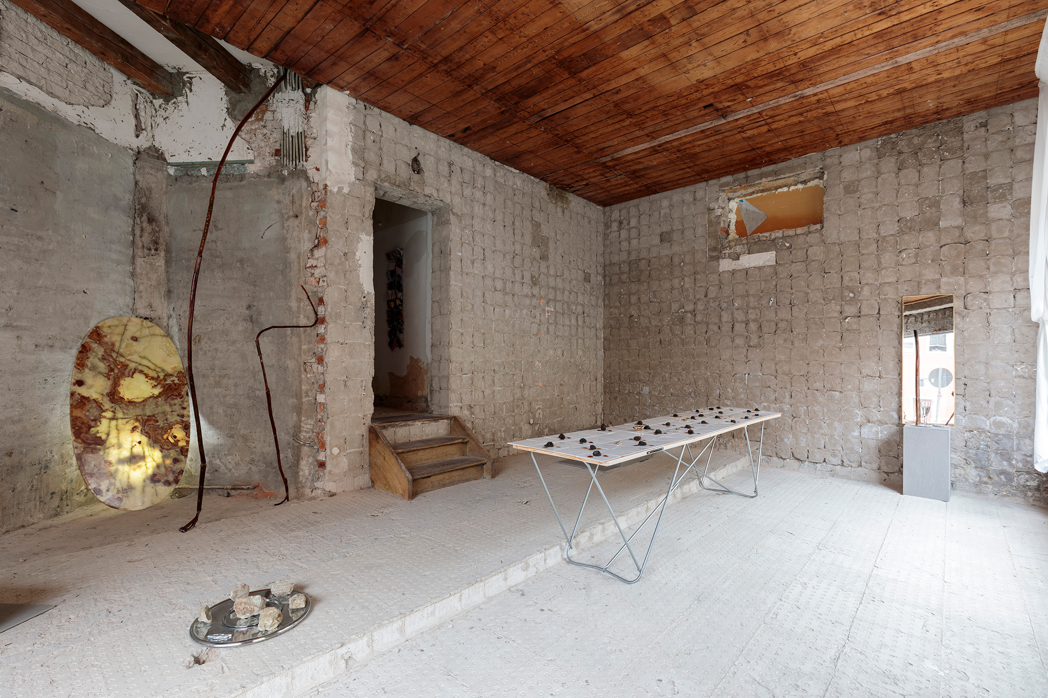 "Cut open in half. See what’s inside.", exhibition view: Galvanie Galerie, photos: Lukas Pürmayr