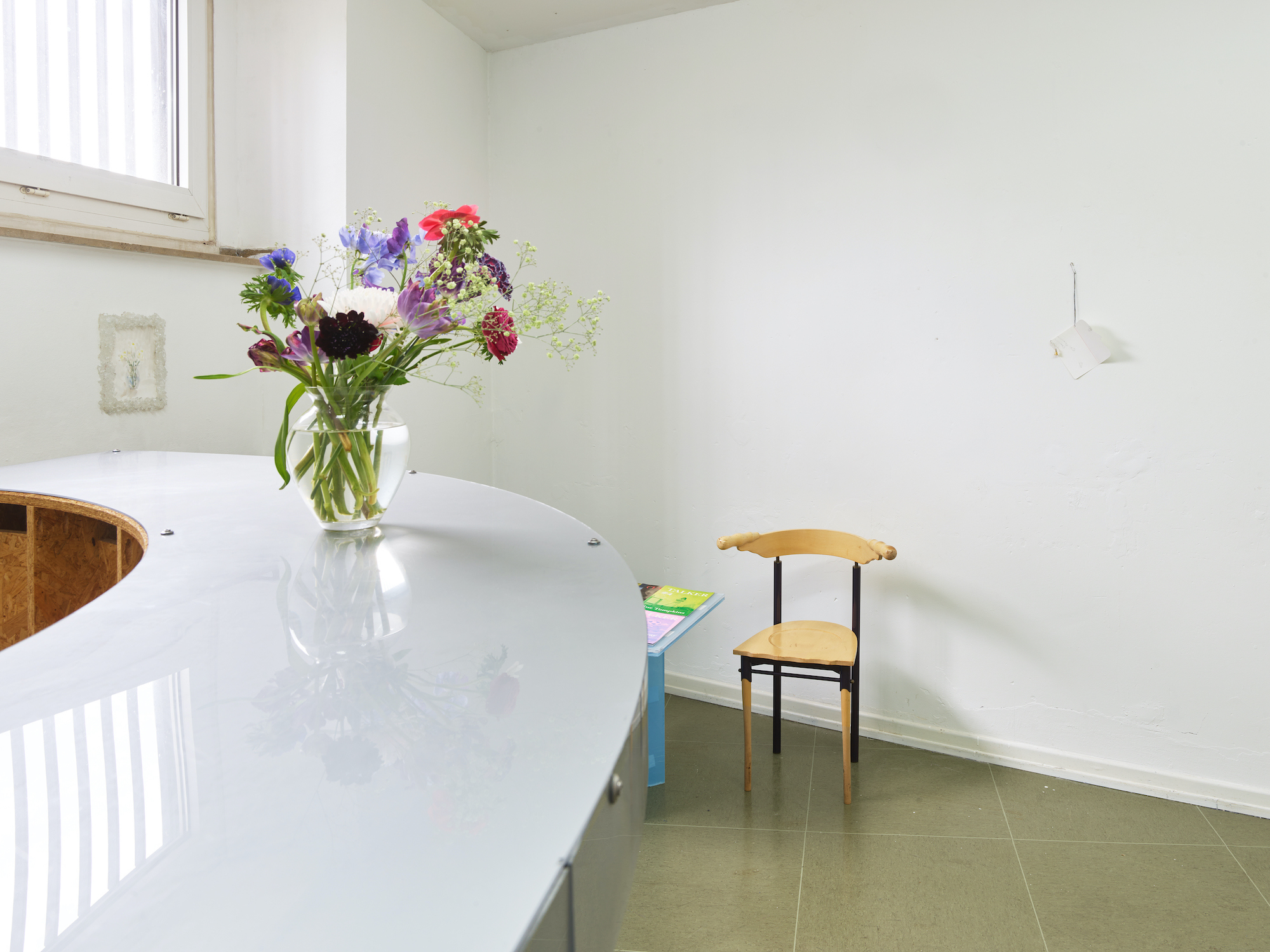 le bar sous le toit run by Sina Ebert & Lejla Jakupovic, installation view, MÉLANGE 2023. Photo Simon Vogel