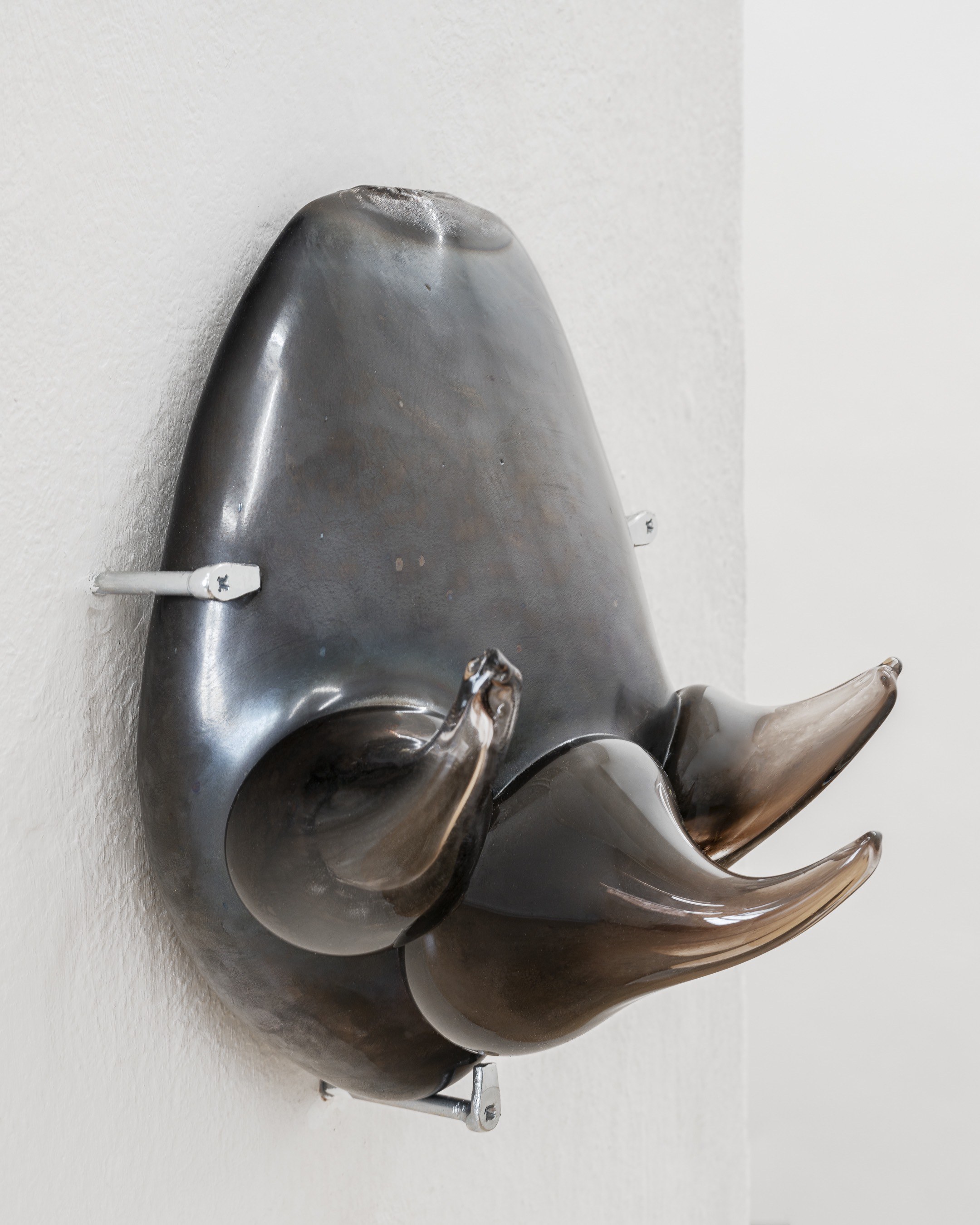 Tarek Lakhrissi, BABY BOWSER, 2023, Blown glass, 21x19x17 cm Courtesy: The Artist, Clima, Milan and Galerie Allen, Paris