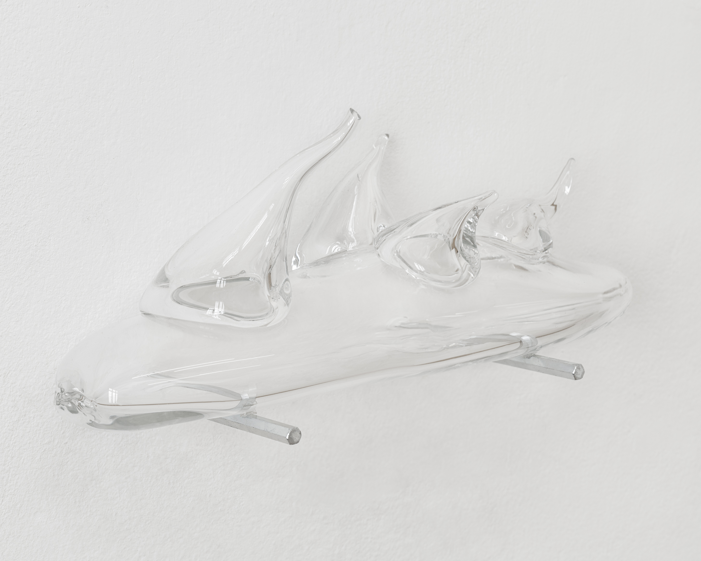 Tarek Lakhrissi, MOTHER OF DRAGONS, 2023, Blown glass, 39x16x14 cm Courtesy: The Artist, Clima, Milan and Galerie Allen, Paris