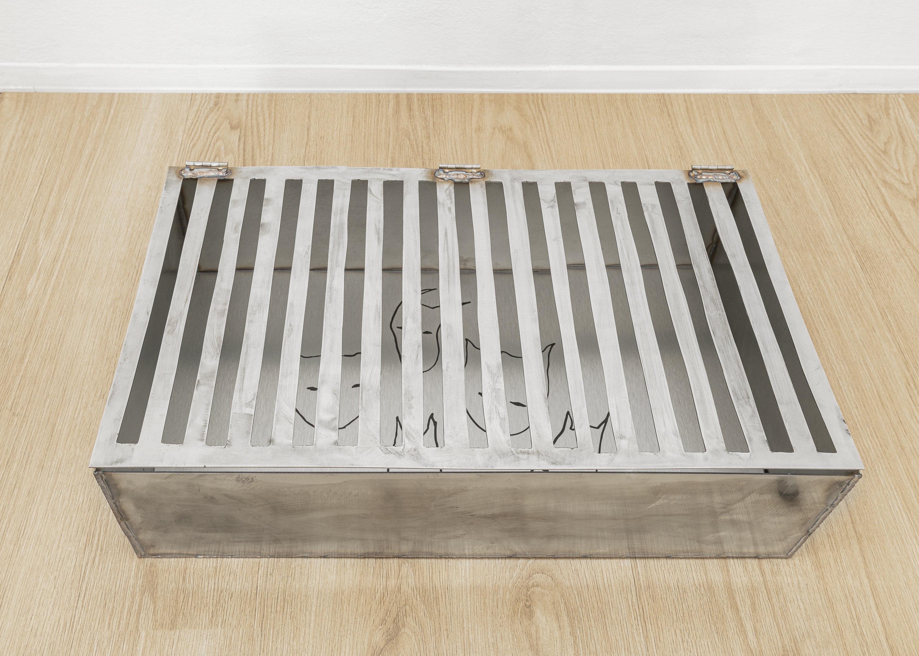 Tarek Lakhrissi, GTFOH, 2023, Stainless steel, alluminium plate, 70x40x20 cm Courtesy: The Artist, Clima, Milan and Galerie Allen, Paris