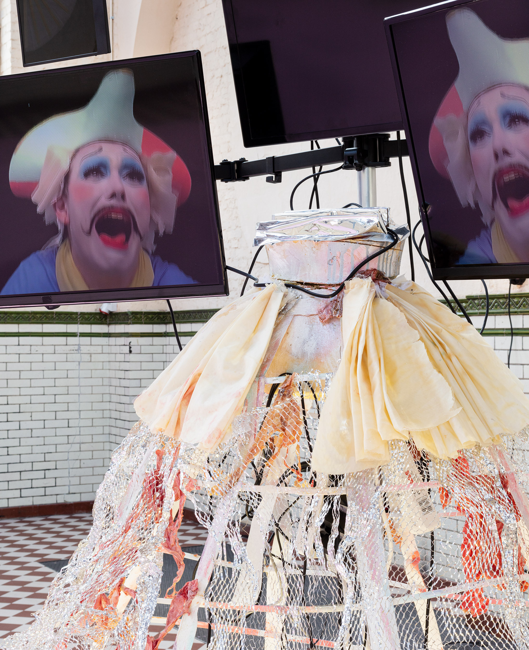 Lady Credit or finance in drag, 2023, detail. installation by Toon Fibbe