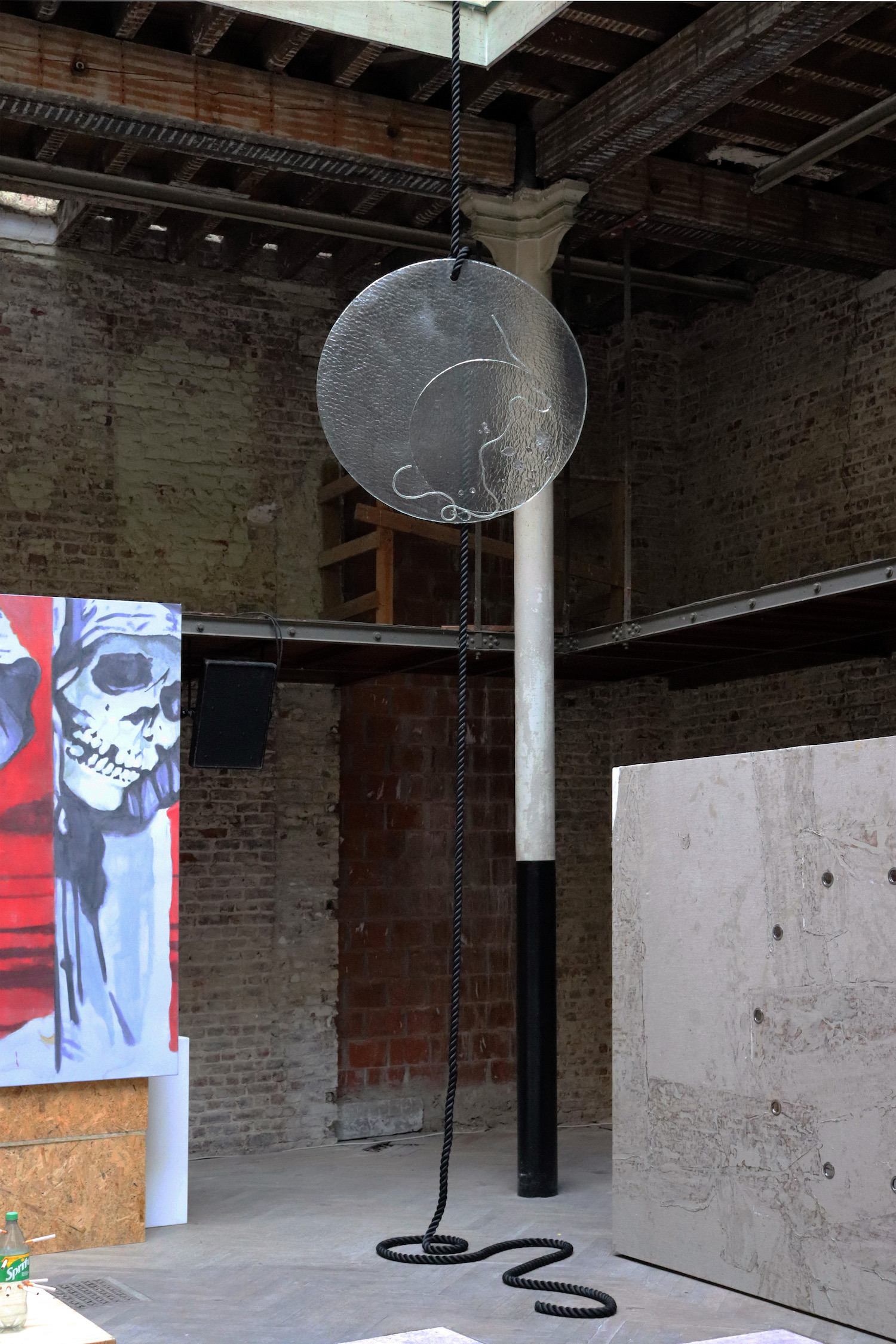 Lucie Lanzini, Oculus, resin and rope, 120cm in diameter, 2022