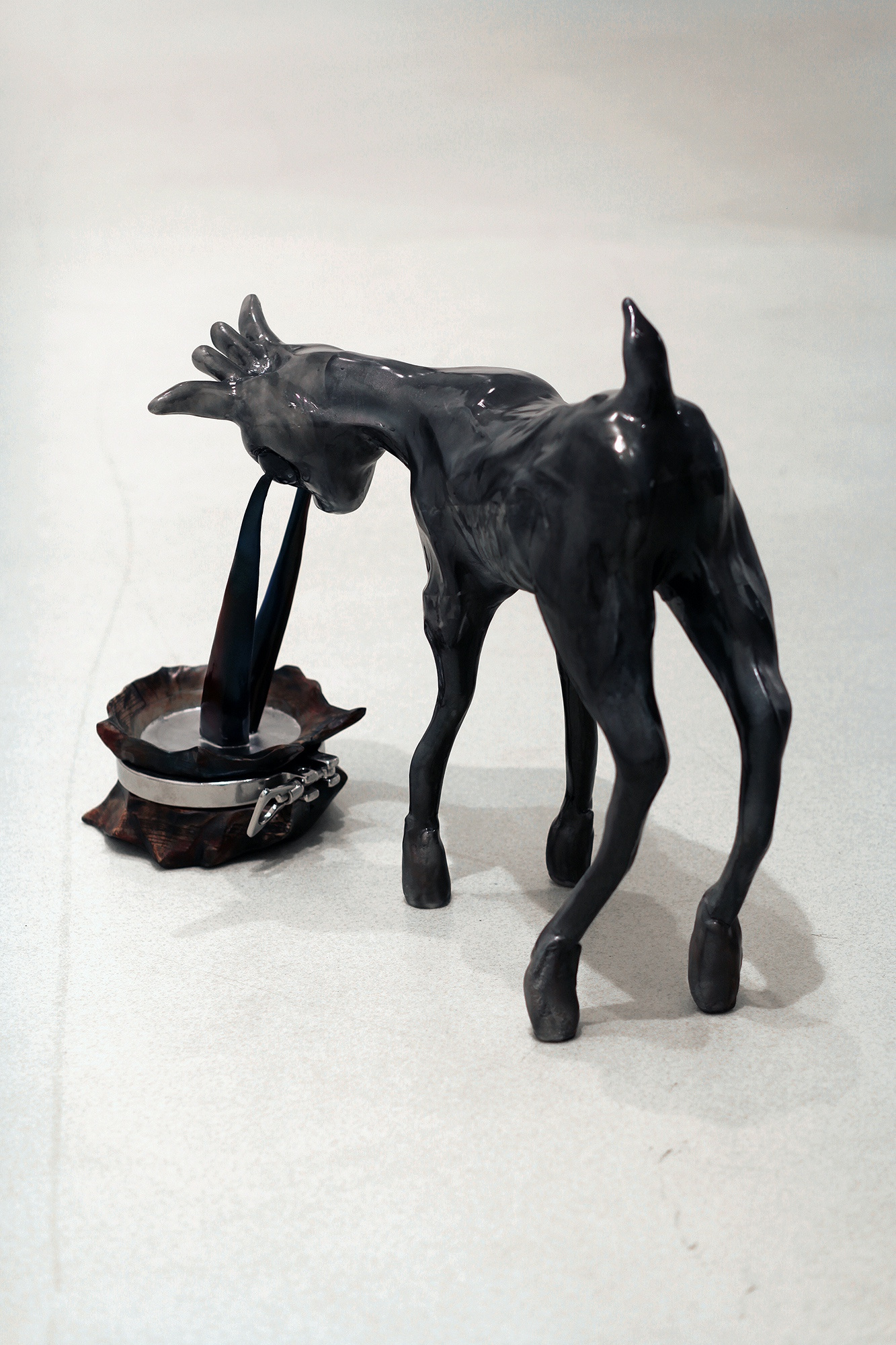 Isaac Lythgoe, Every movement ended with a manifesto, 2022, oak, epoxy, carbon fibre, 3D printing, stainless steel, acrylic, aluminium, pigments, lacquer, 70 x 100 x 50 cm