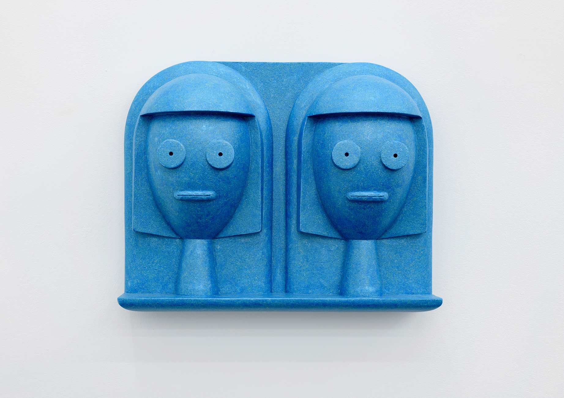 NICK EVANS, Waking Heads (double), 2023, Painted fibre reinforced polymer gypsum, 47 x 58 x 17 cm