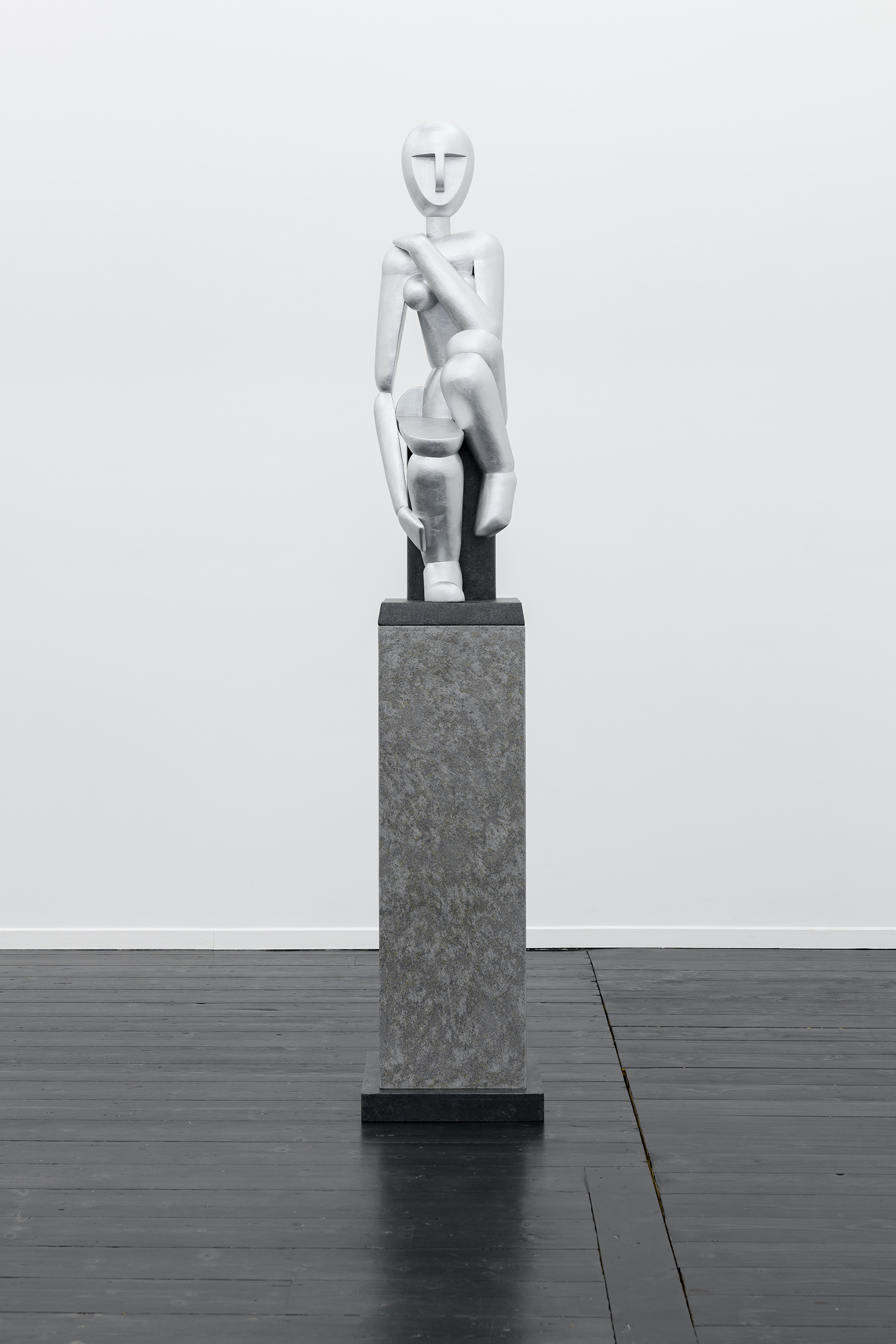 NICK EVANS, Seated Woman, 2023, Fibre reinforced polymer gypsum with purple silver paint on painted plinth, 210 x 35 x 35 cm