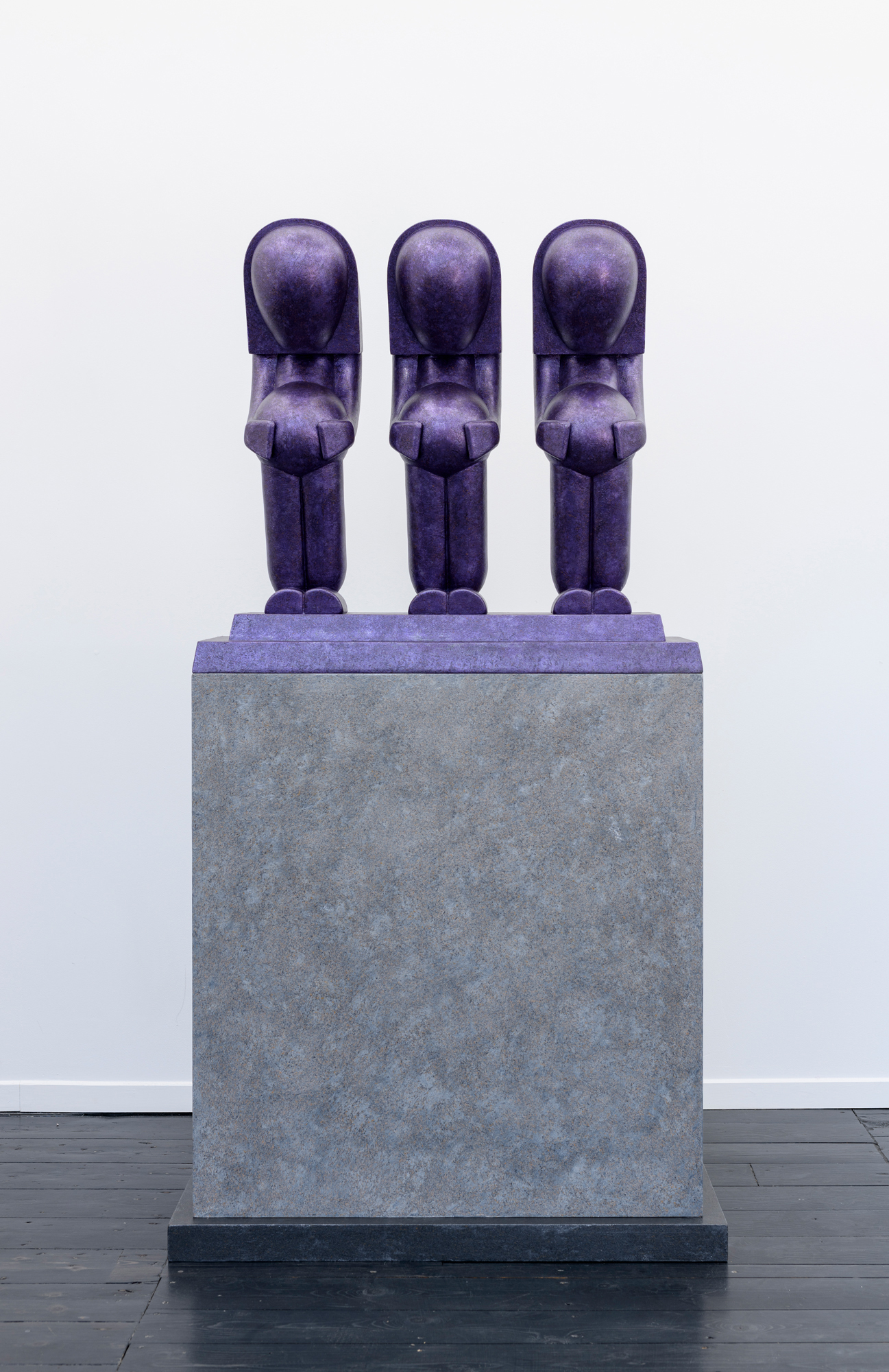 NICK EVANS, FFF, 2023, Fibre reinforced polymer gypsum with purple metallic paint on painted plinth, 173 x 87 x 40 cm