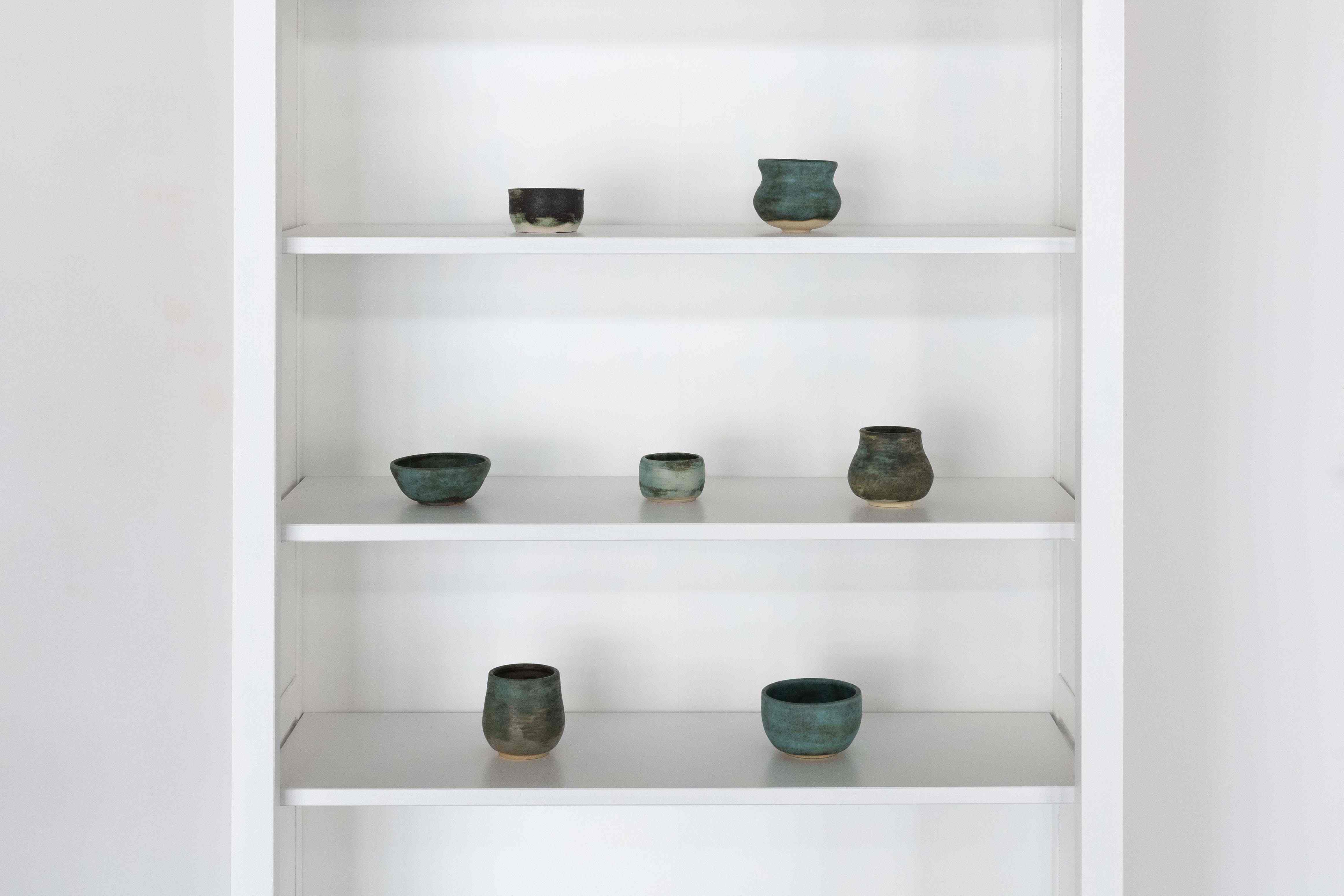 Alfredo Coloma DEKO-LONIAL, 2019 Series of 7 ceramic vessels Various dimensions, PROVENCE, 2023