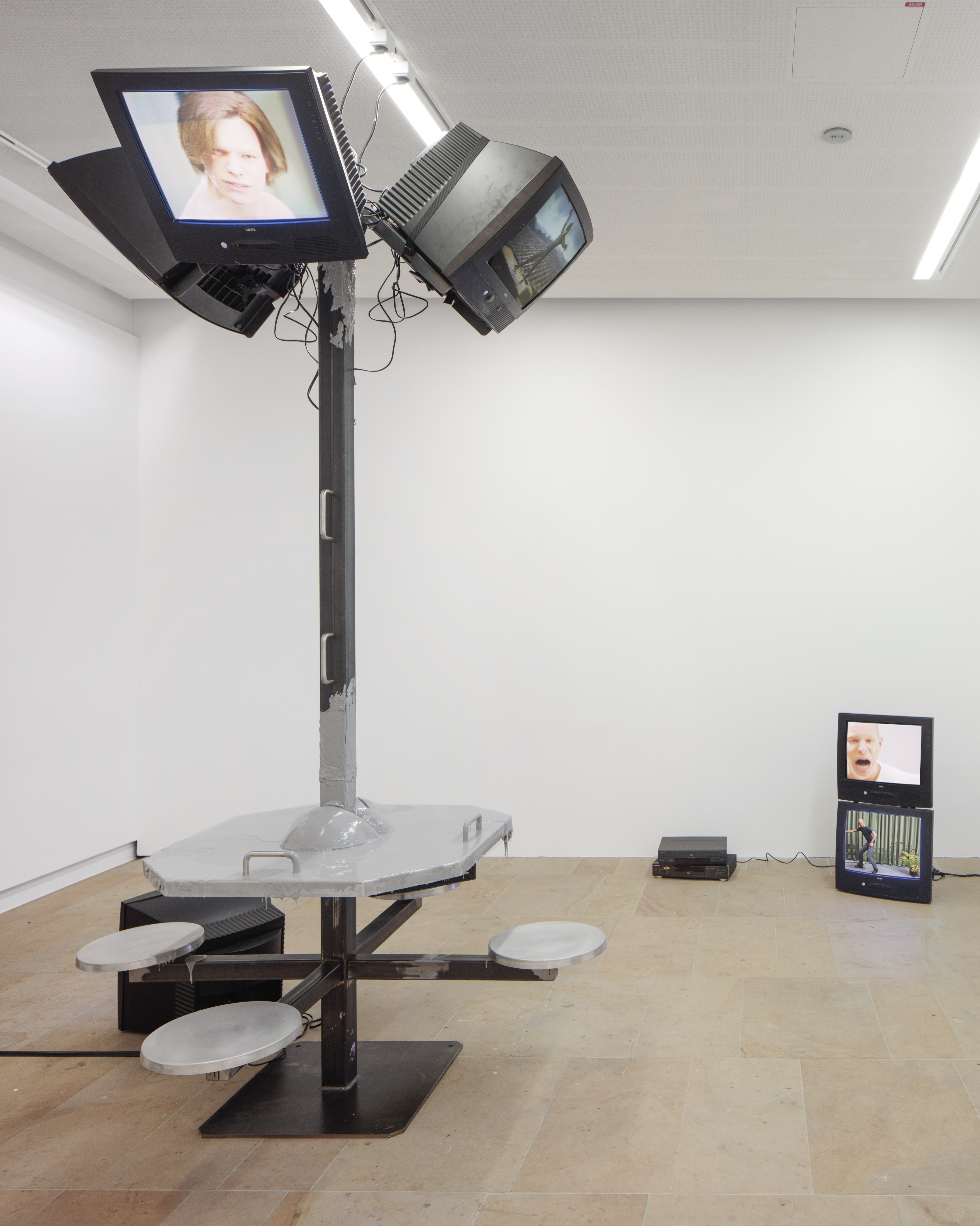 Simon Lehner, I love you like an image, exhibition view, Kunstpalais Erlangen, 2023, photo by Ludger Paffrath.