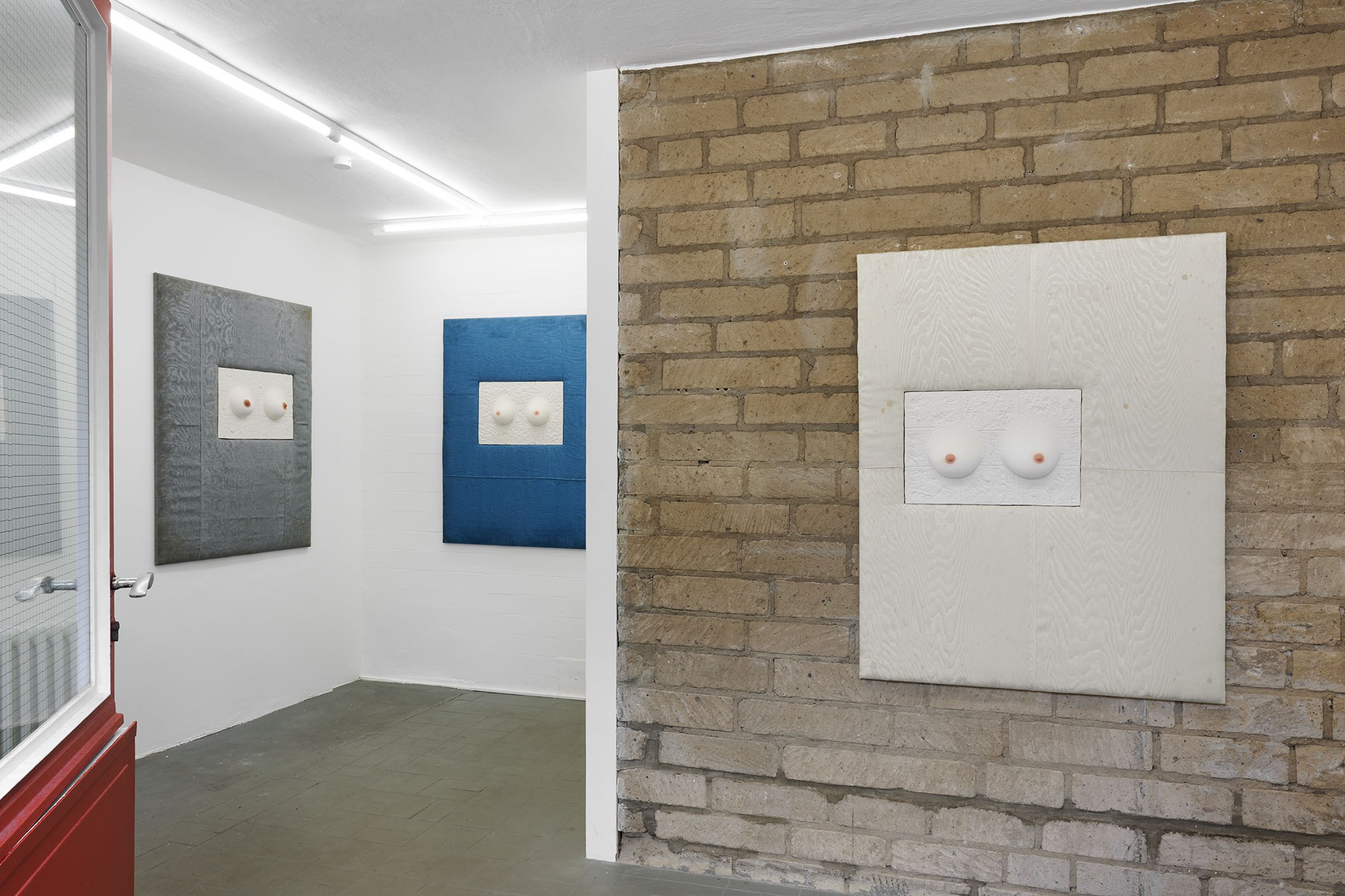 Installationsansicht, Transformers, Nigin Beck, mauer 2023, Foto: Mareike Tocha
