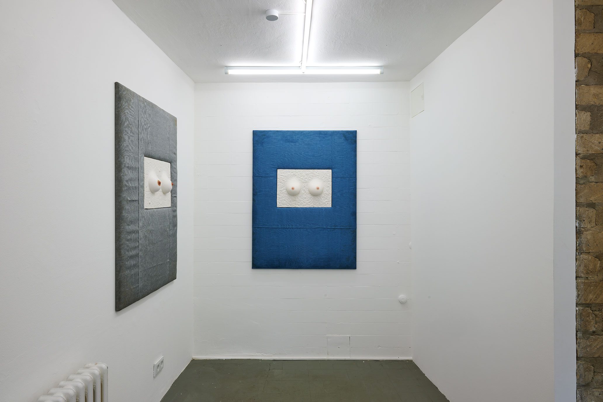 Installationsansicht, Transformers, Nigin Beck, mauer 2023, Foto: Mareike Tocha