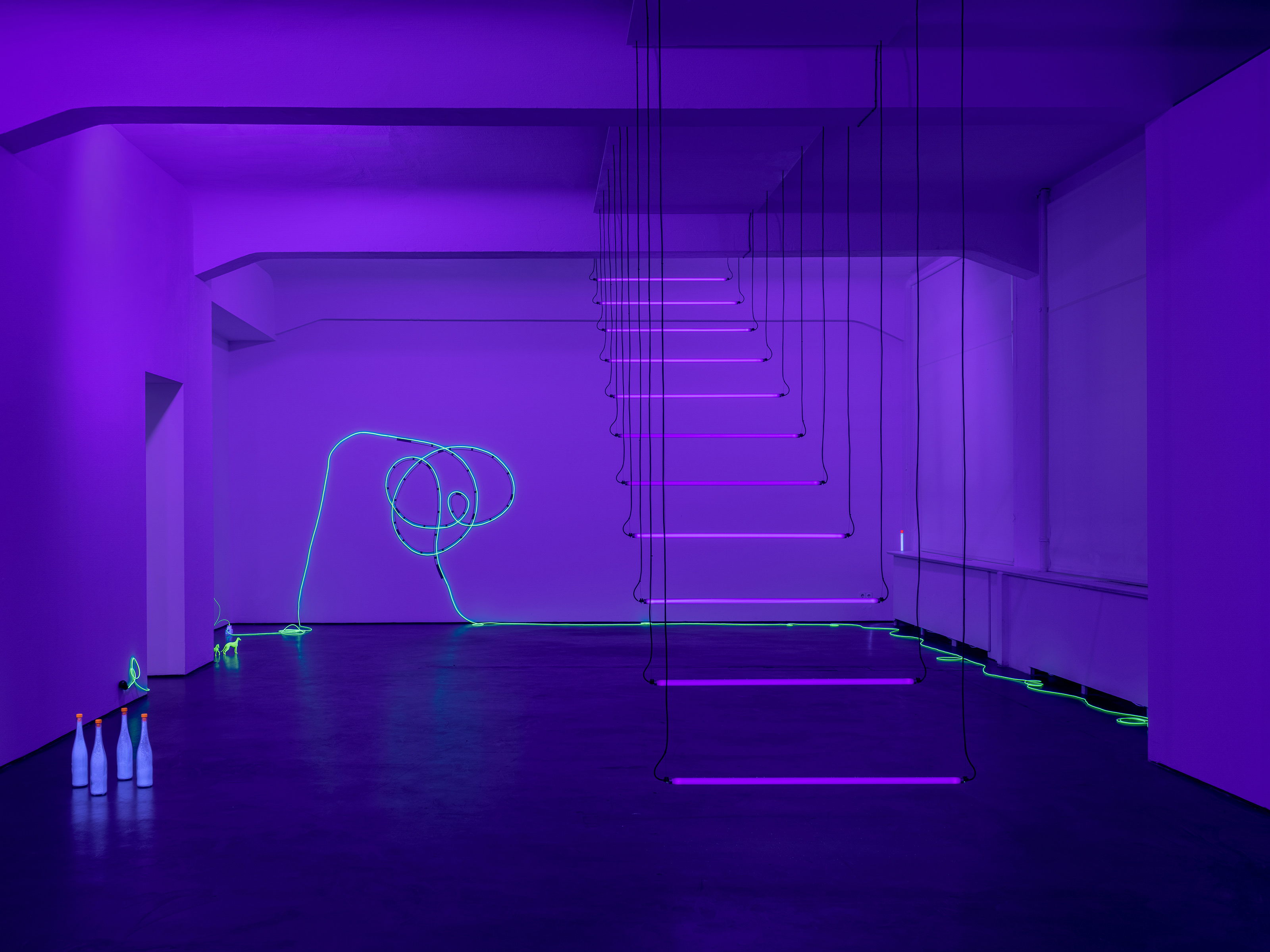 Installation view 4≠4, 2023, courtesy of max goelitz, copyright of the Estate Brigitte Kowanz, photo: Marjorie Brunet Plaza
