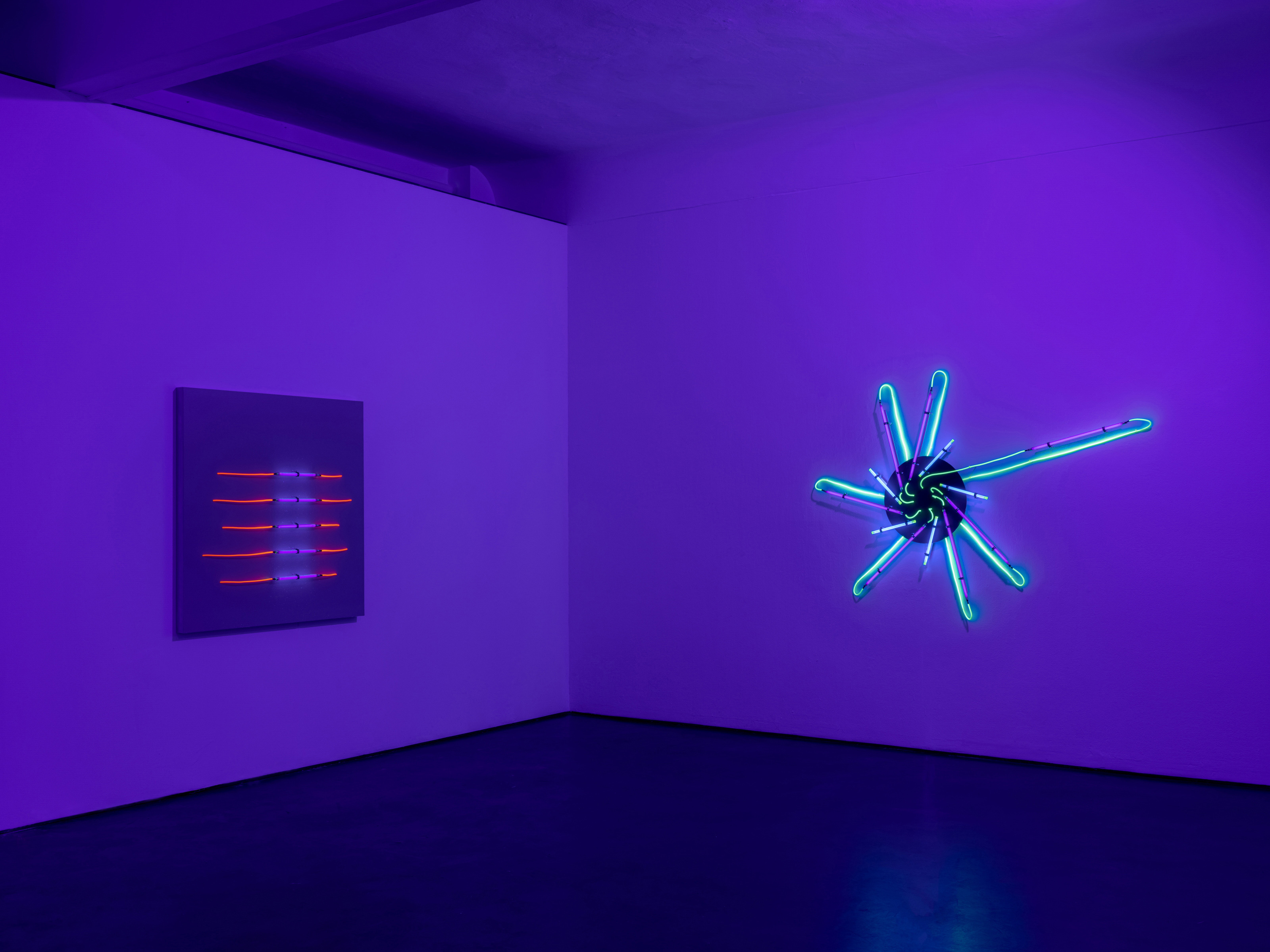 Installation view 4≠4, 2023, courtesy of max goelitz, copyright of the Estate Brigitte Kowanz, photo: Marjorie Brunet Plaza