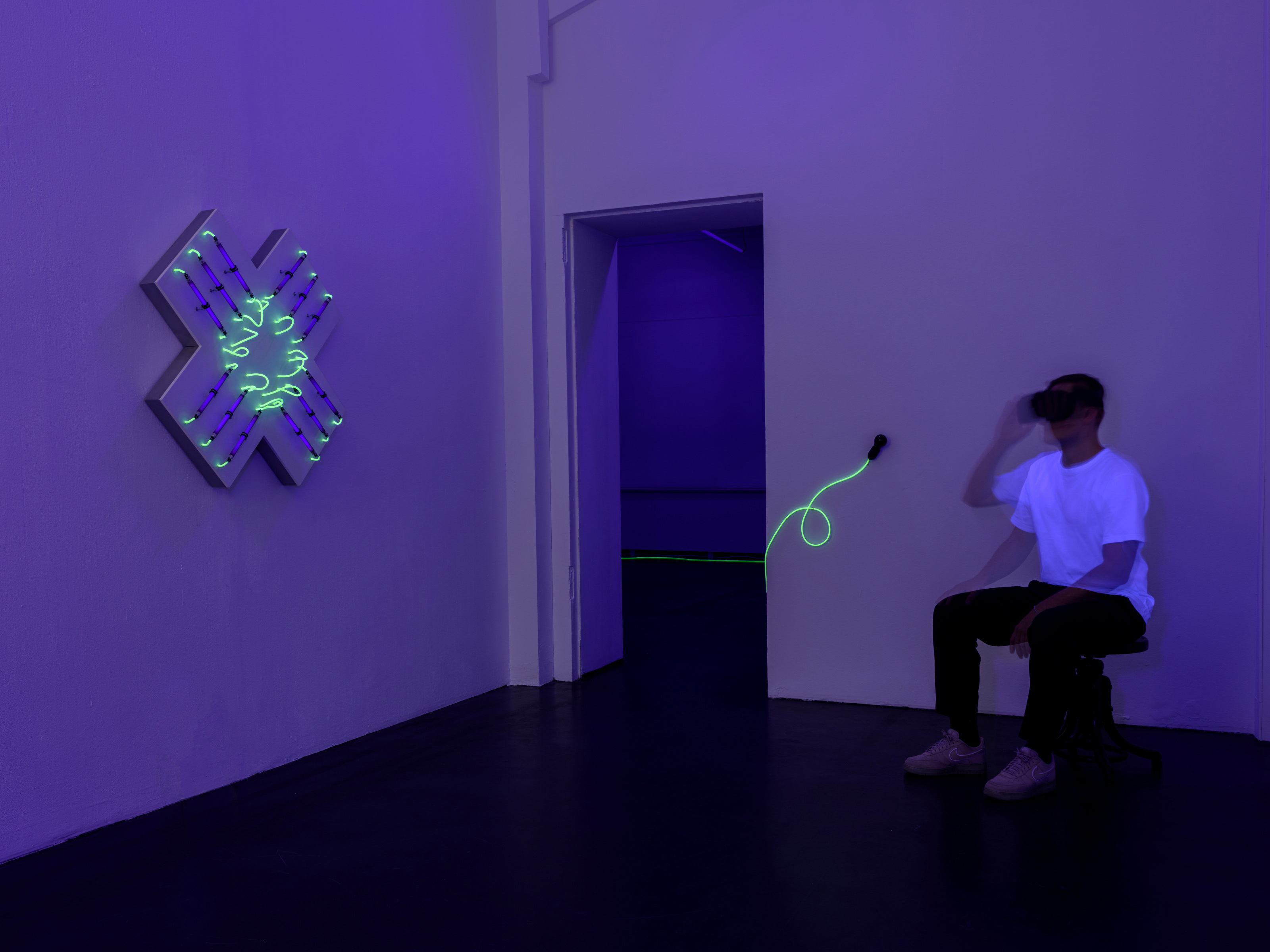Installation view 4≠4, 2023, courtesy of max goelitz, copyright of the Estate Brigitte Kowanz, photo: Marjorie Brunet Plaza