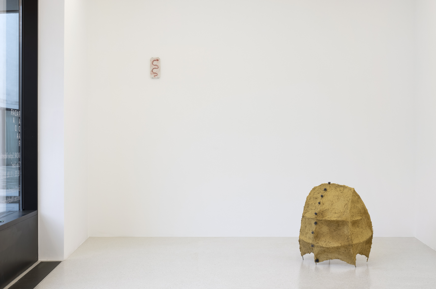 Ausstellungsansicht RADAR: Sophie Rebentisch, Ciao Eden, WestfĂ€lischer Kunstverein und LWL-Museum fĂŒr Kunst und Kultur, MĂŒnster, 2023. © Foto: LWL/Hanna Neander