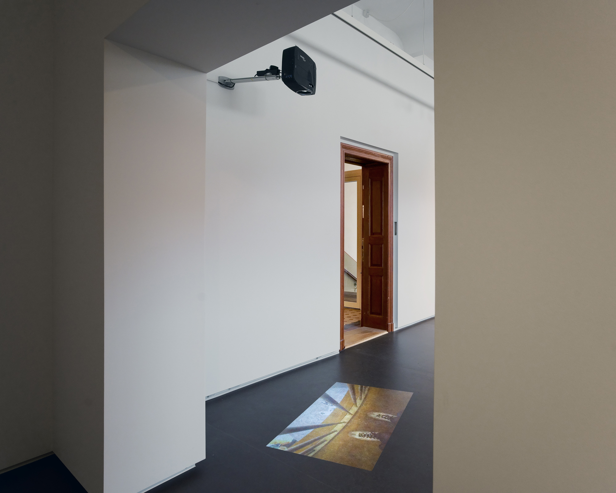 Jáno Möckel, Orbit, 2018/23, hd-video installation, exhibition view