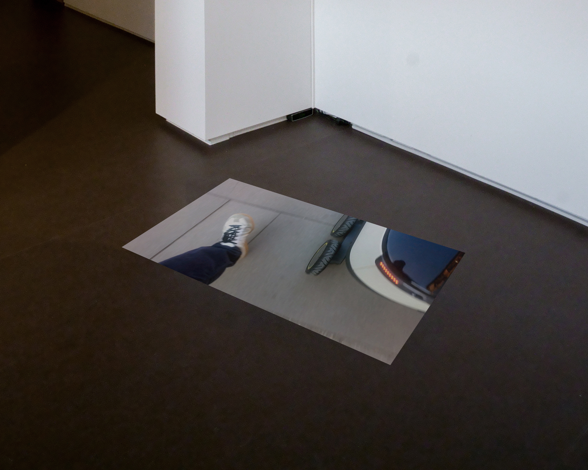 Jáno Möckel, Orbit, 2018/23, hd-videoinstallation, exhibition view