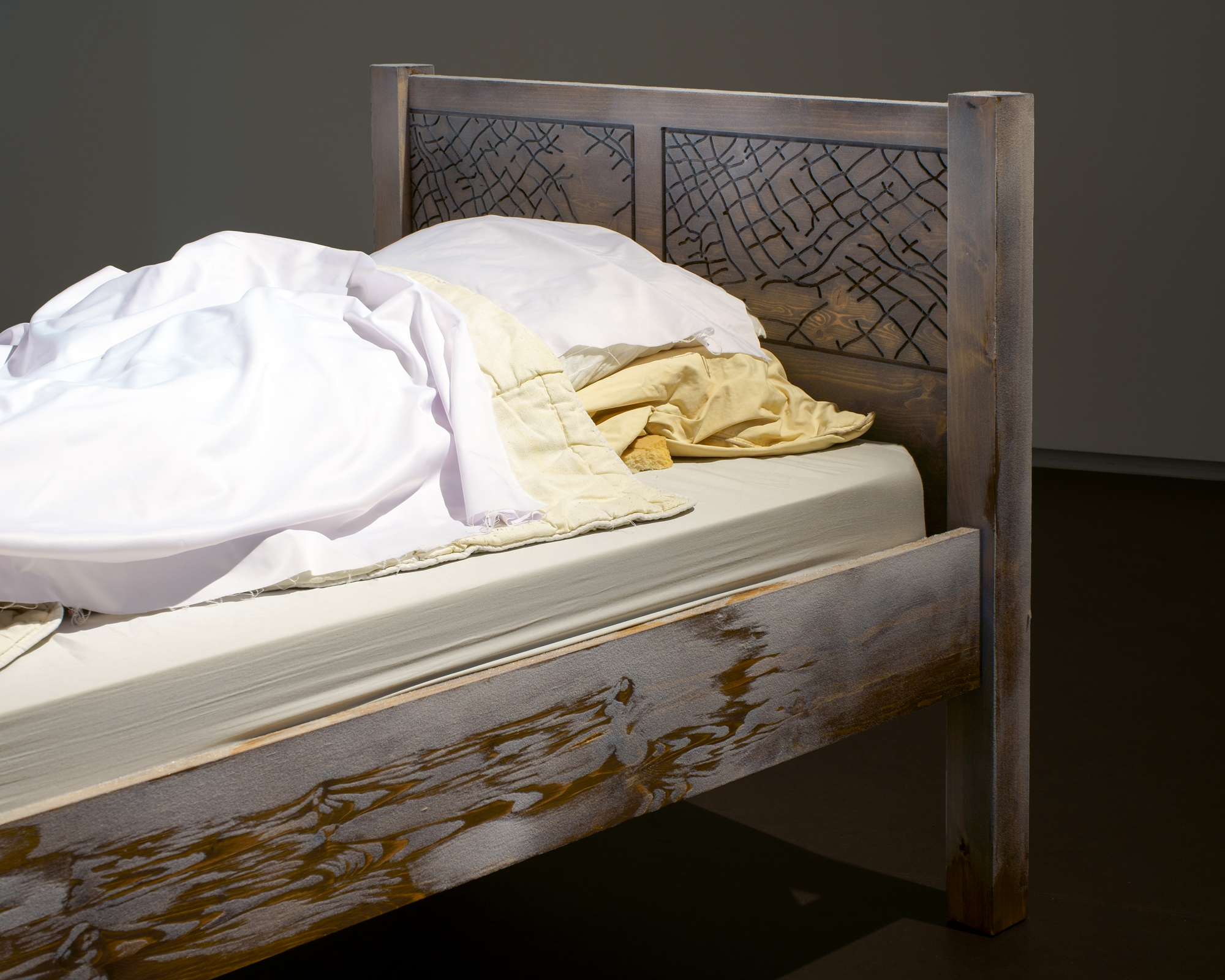 Jáno Möckel, Scene of a Wrecked Ship, 2022, wood, nylon flock, engine, car battery, foamcore, fabrics, 212 x 108 x 95 cm, exhibition view