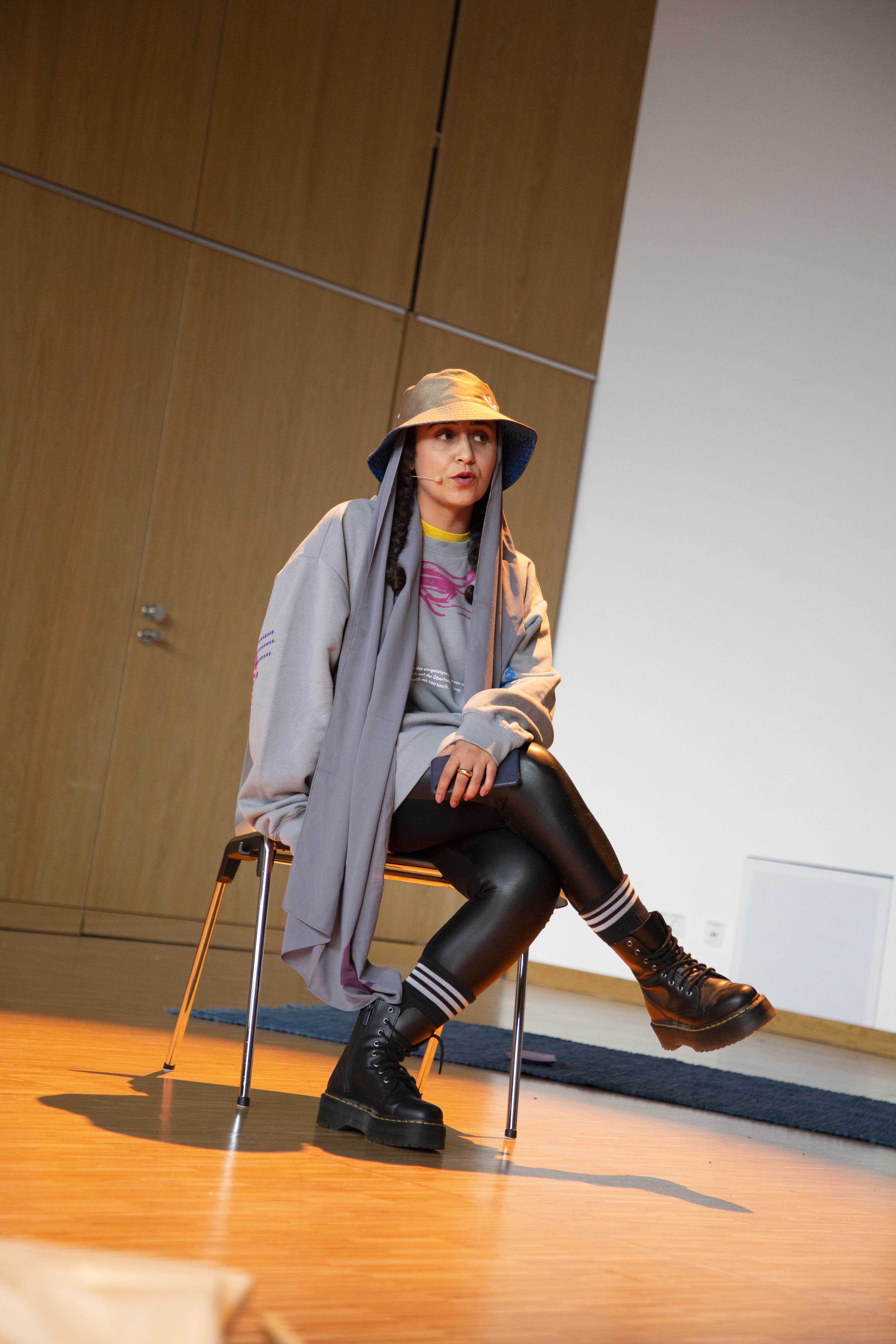 Pause Not Pose, performance by Clara Laila Abid Alsstar and Mako Sangmongkhon, Ruine MÃ¼nchen Companions, Luise Cultural Center, 2023