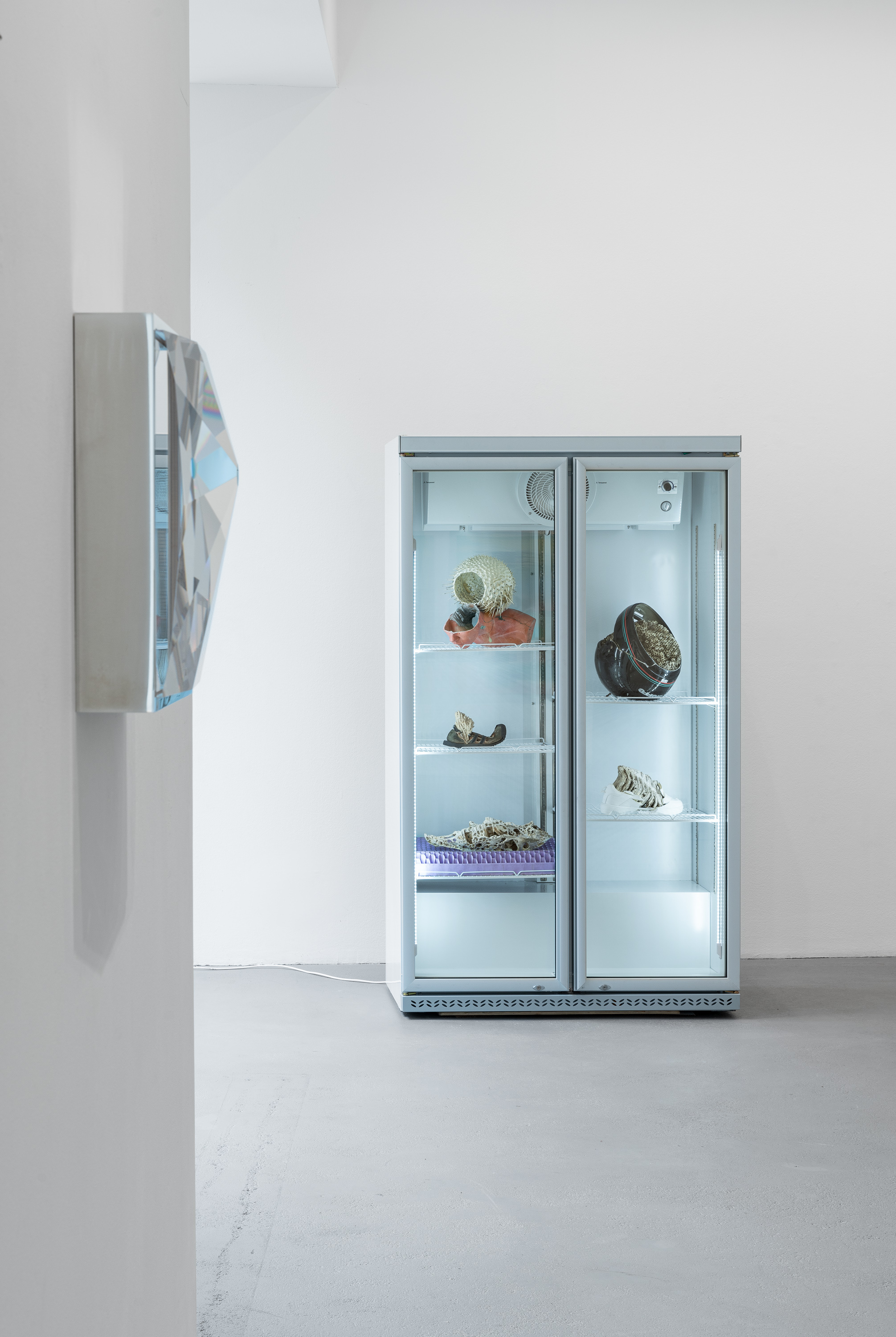 Installation view failed transcendence, 2023, Courtesy of max goelitz, Copyright of the artists