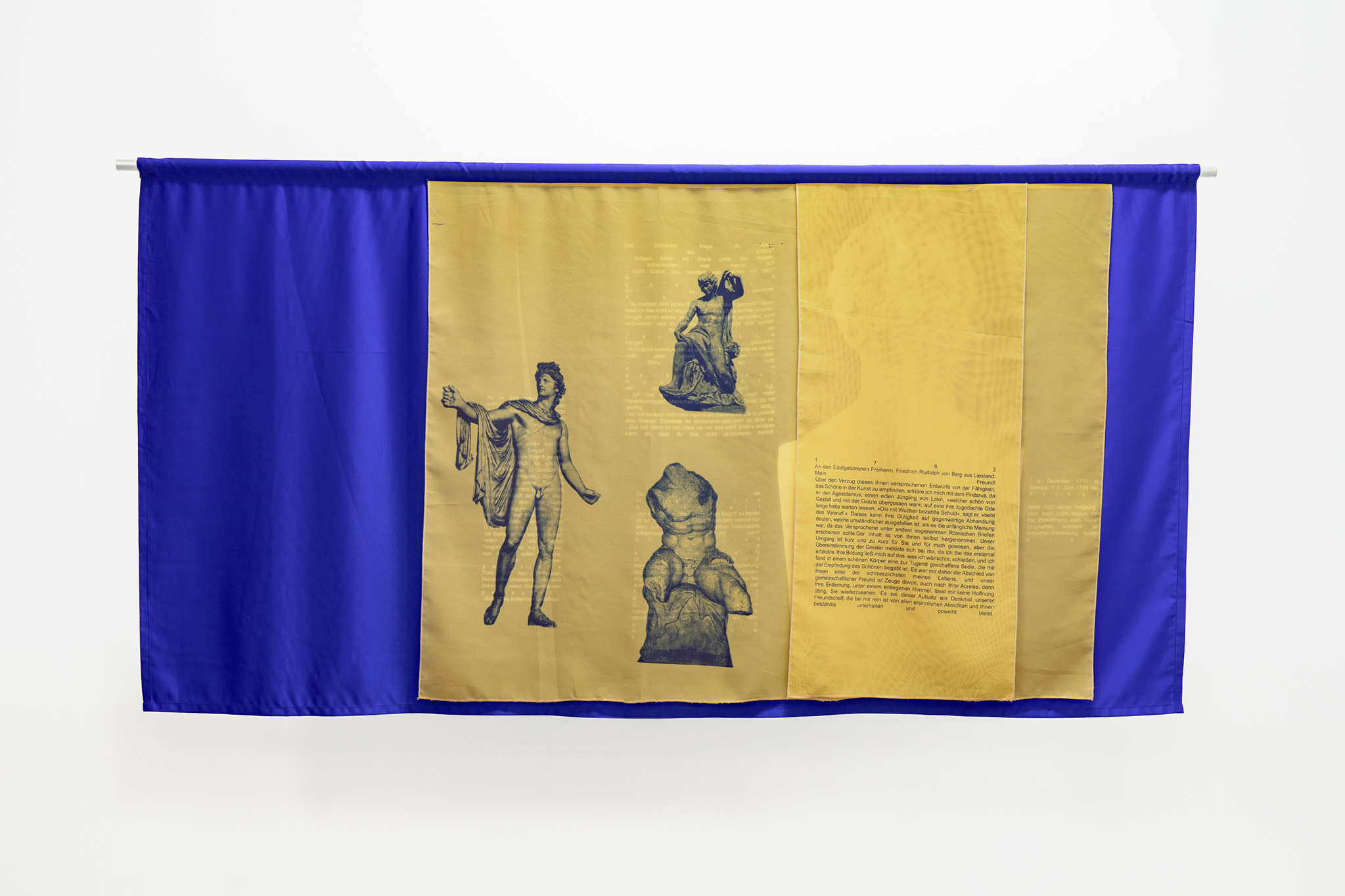Philipp Gufler, „Quilt #14 (Johann Joachim Winckelmann)“, textiles, screen print, 180x90 cm, courtesy Galerie BQ Berlin