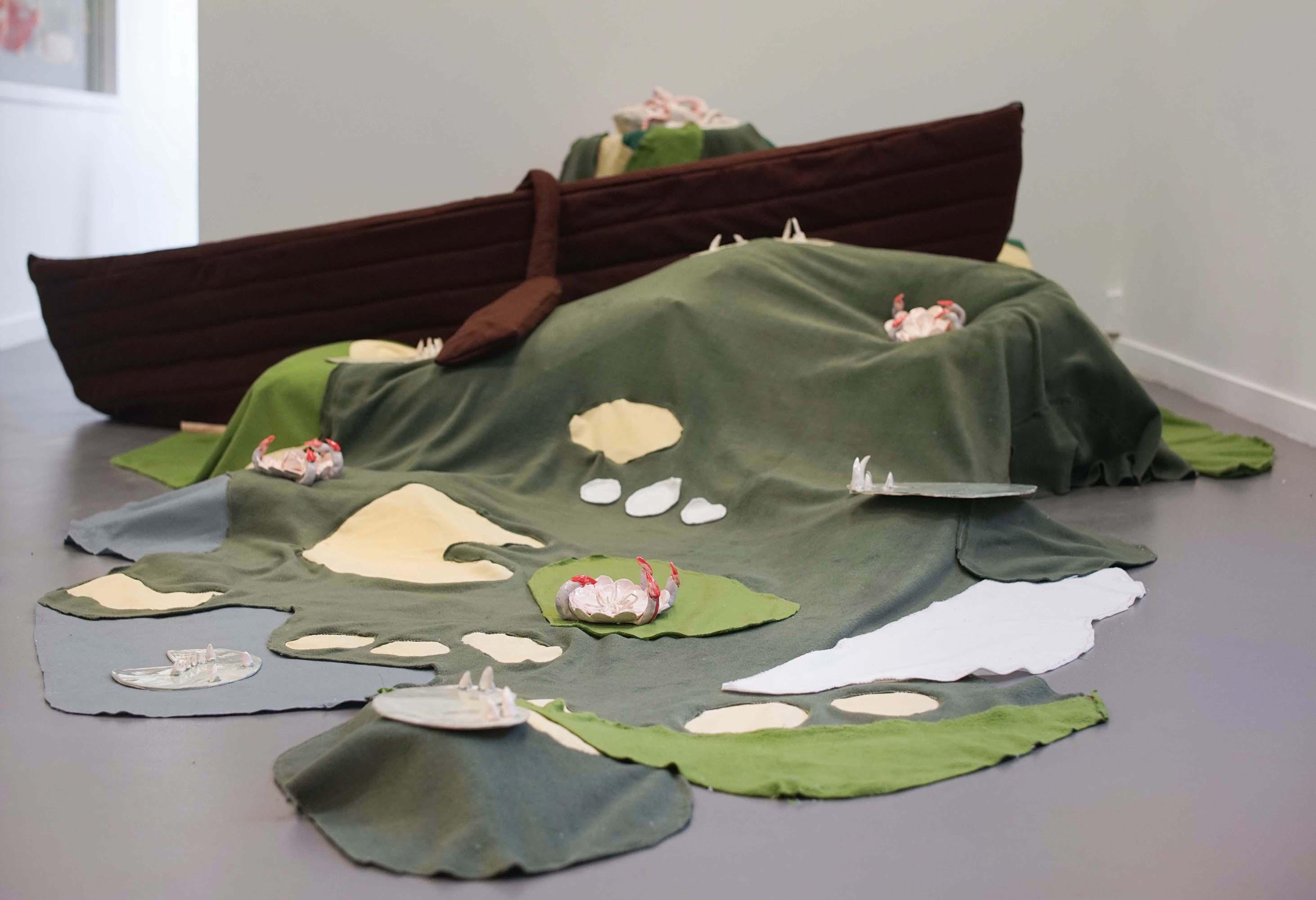 Louise Rauschenbach,  Charonne, installation, ceramic and fabric, 2023
