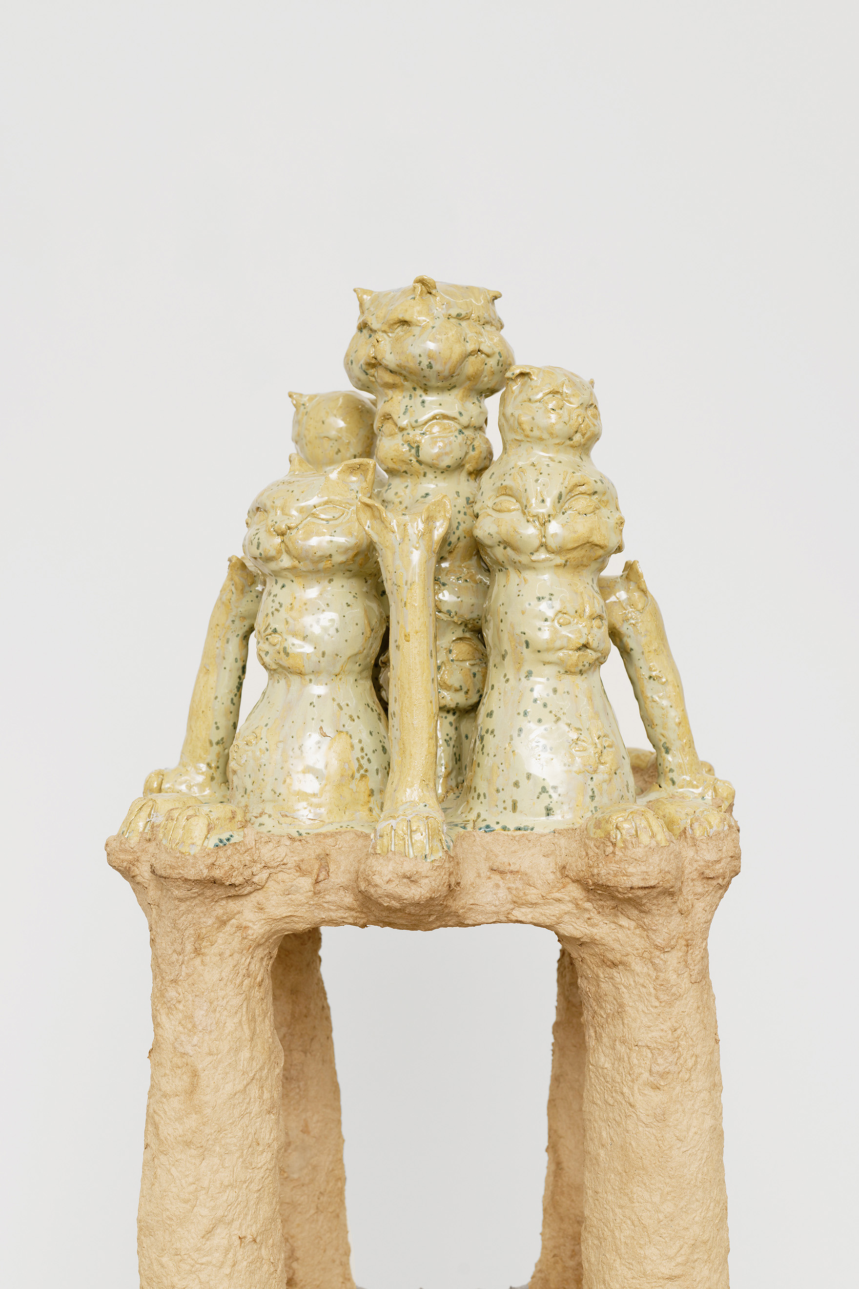 Liselor Perez, Big Cat, 2023, ceramic, glaze, cardboard, wood, 160 x 70 x 70 cm, unique