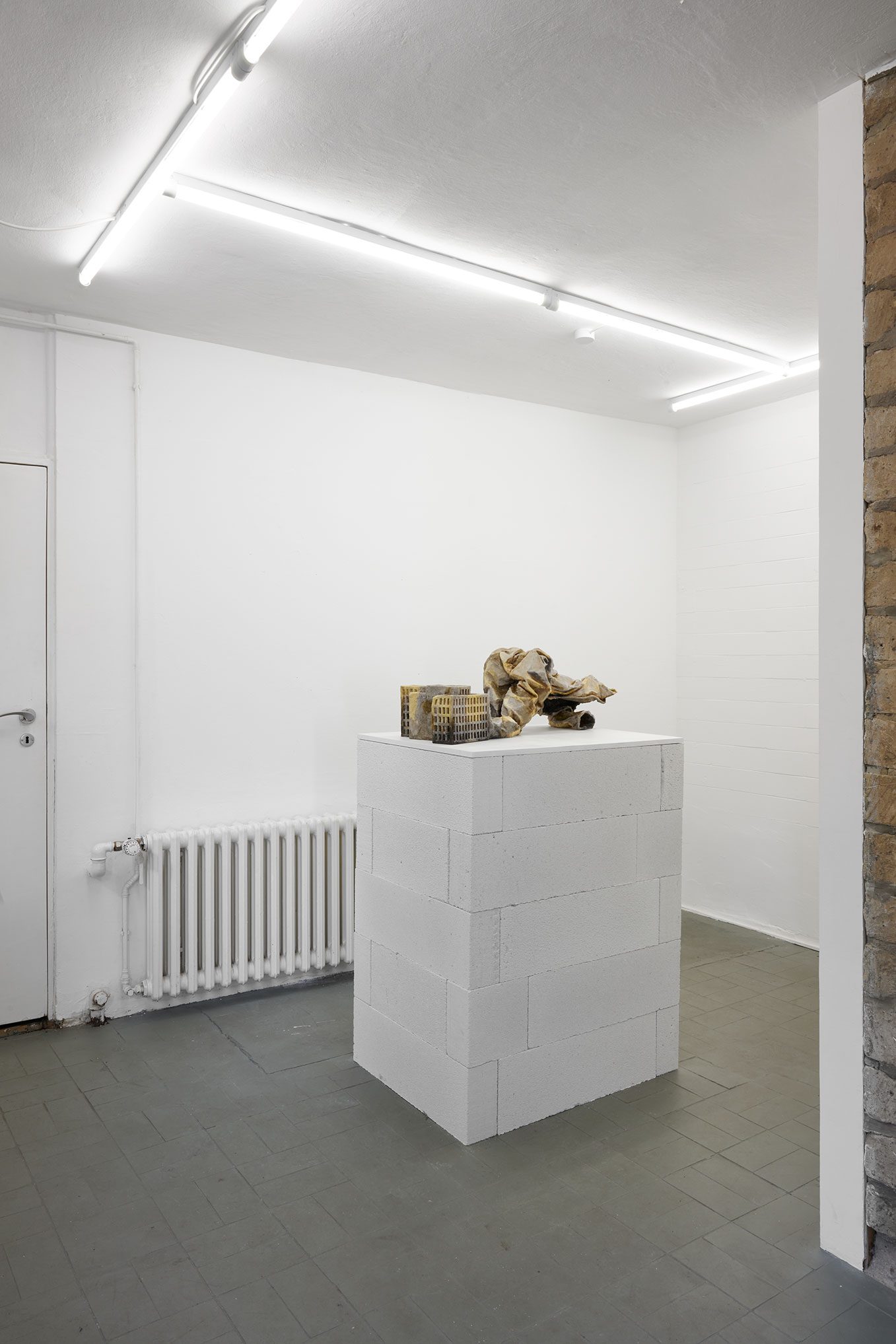 7.	Christiane Blattmann, »A New Balance«, Installation view, photo: Mareike Tocha, mauer 2023, Cologne