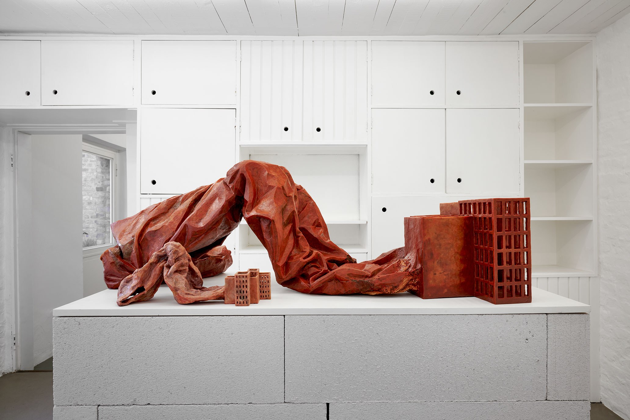 19.	Christiane Blattmann, »A New Balance«, Installation view, photo: Mareike Tocha, mauer 2023, Cologne
