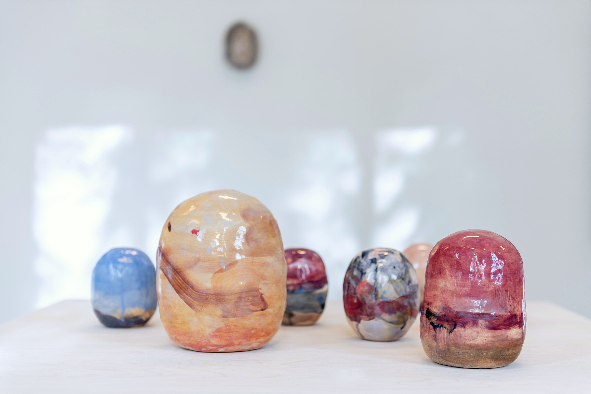 Possibilities, stoneware/underglaze, Tartu Art house, 2023, photo: Marje Eelma