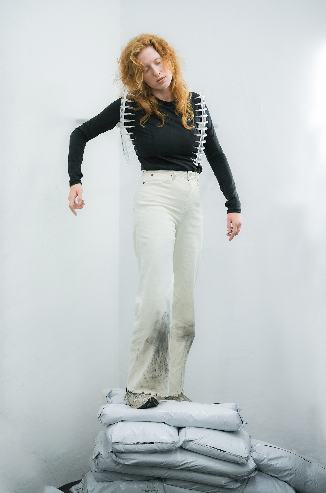 Rachel Monosov, Dead Earth, A Place of No Escape, 2023, performance still. Photo by Alana Naumann.