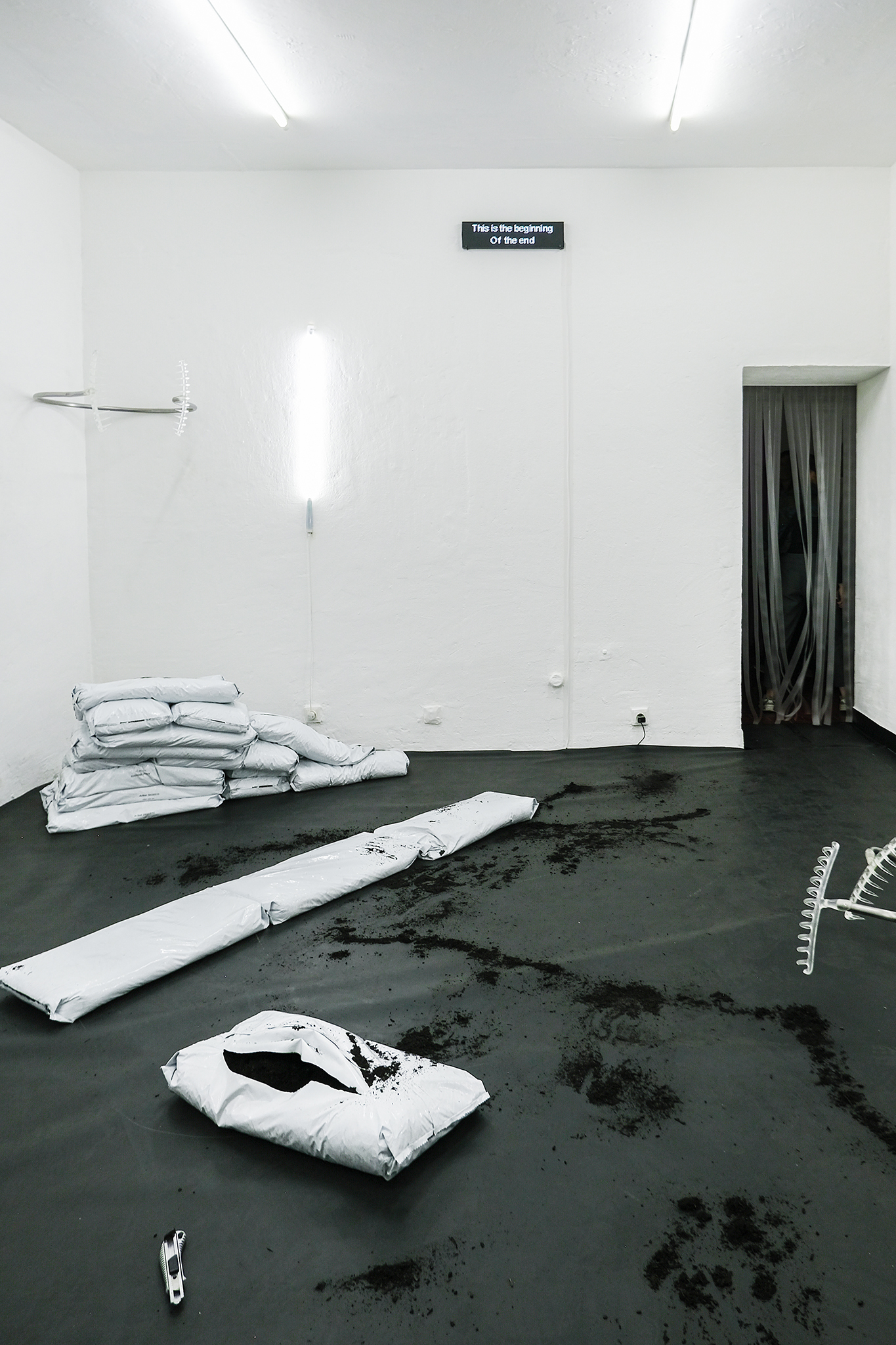 Rachel Monosov, Dead Earth, A Place of No Escape, 2023, installation view. Photo by Alana Naumann.