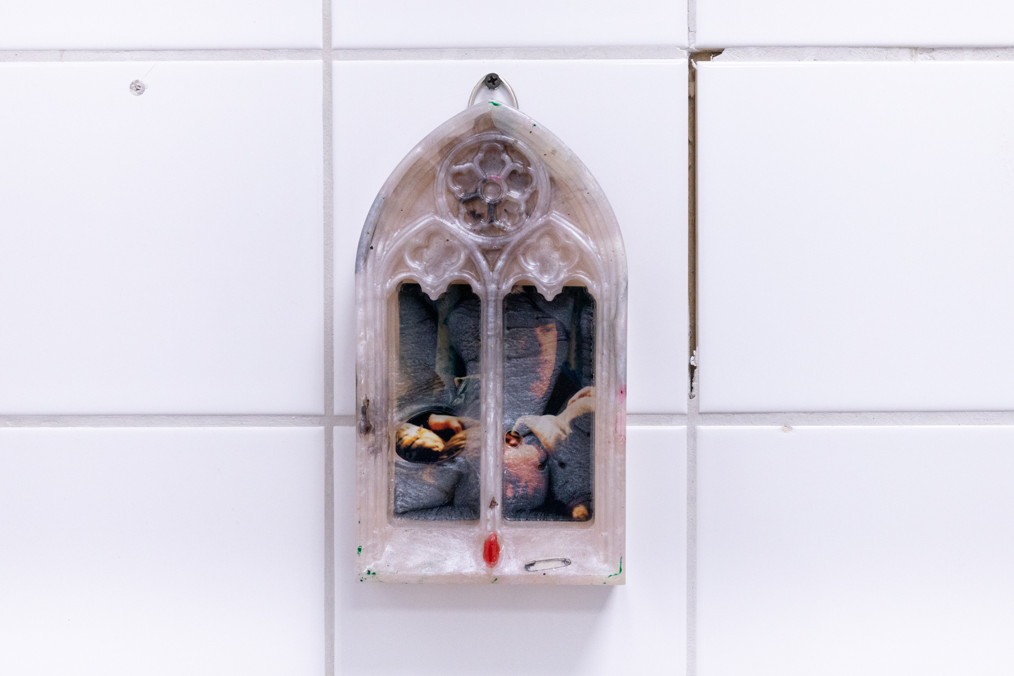 Pitted Dates: DOWNWELLING STARLIGHT, Shia Conlon: Anthems for a Seventeen Year Old Girl, 2022, Resin, ink, Xerox images & poems, charms, 15x12x4,5cm