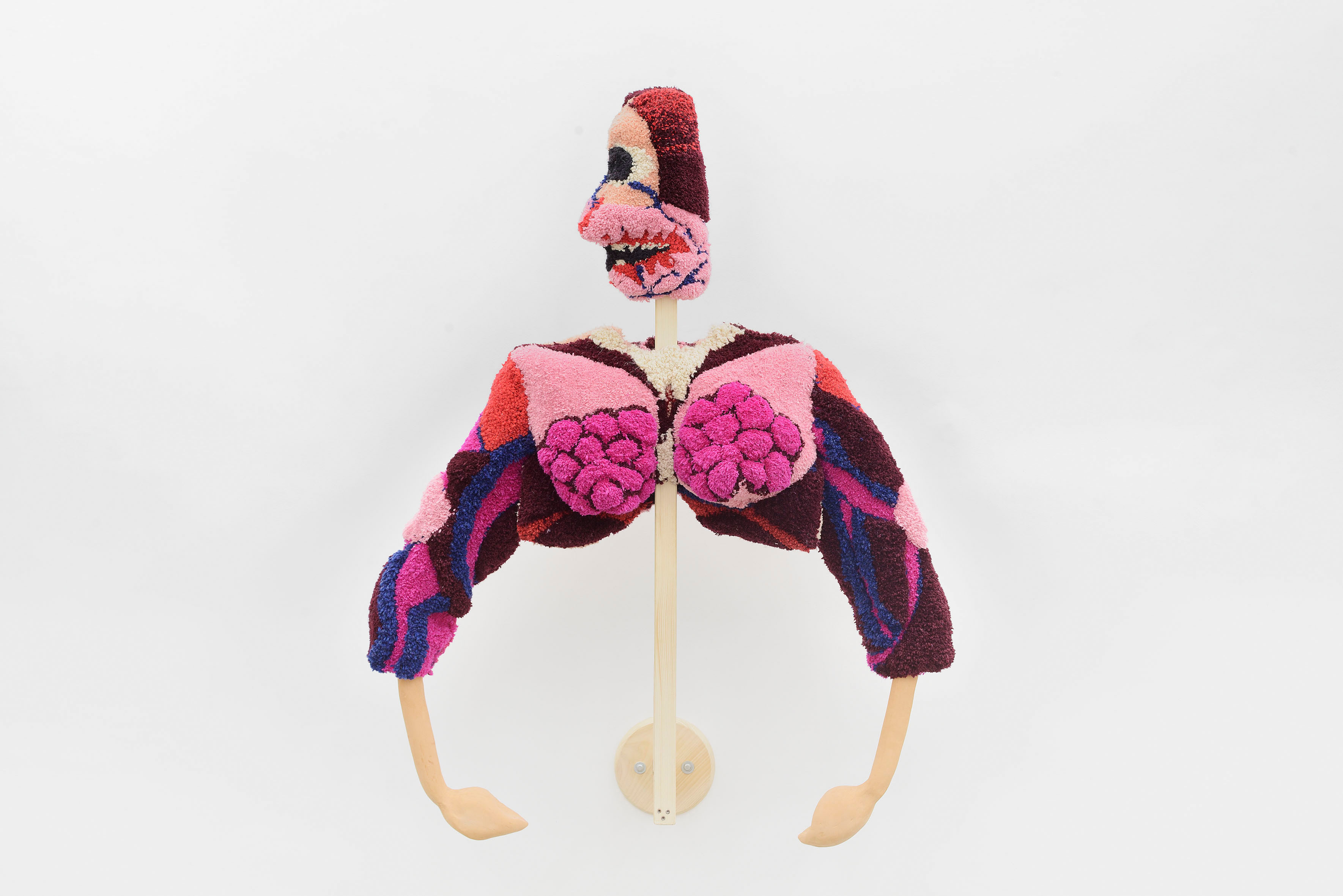 Anna Perach, Untitled, 2023, tufted Axminster yarn, pine wood, unglazed ceramic, 125 x 102 x 36 cm