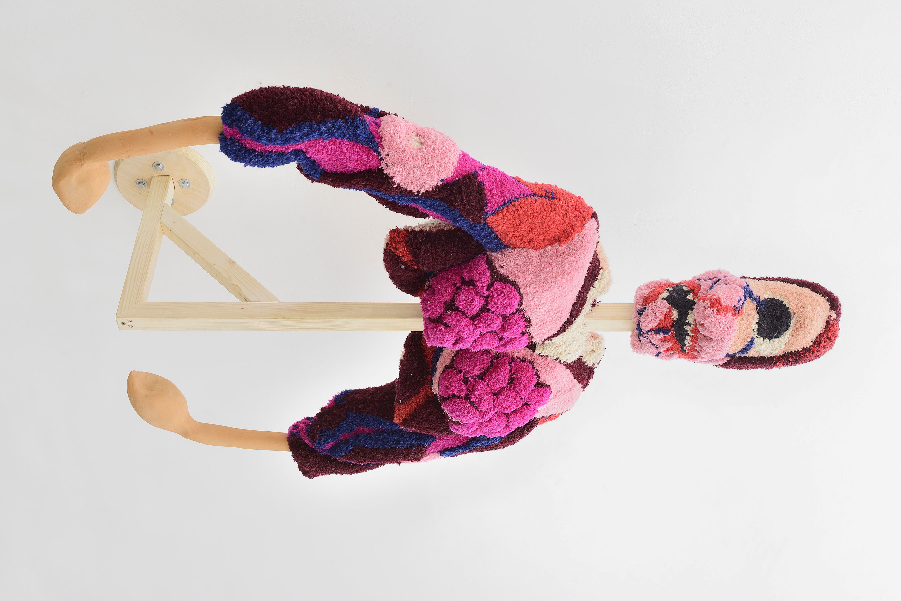 Anna Perach, Untitled, 2023, tufted Axminster yarn, pine wood, unglazed ceramic, 125 x 102 x 36 cm