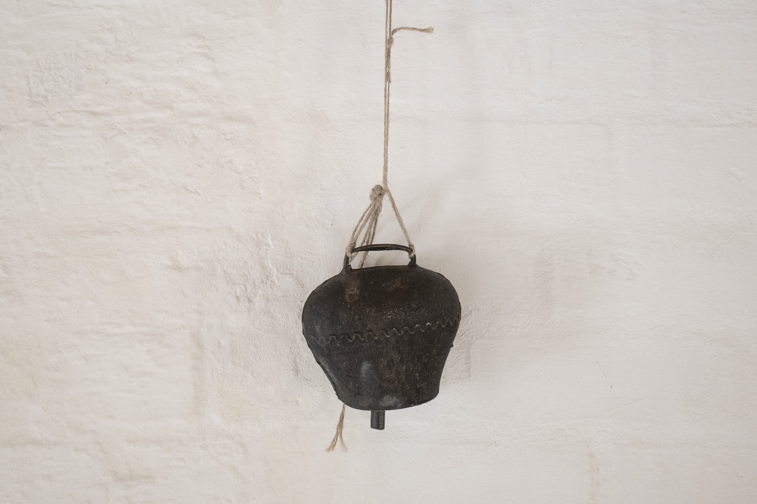 Anders Aarvik, untitled (calf heart), jute twine, cow bell, 21x16x10cm