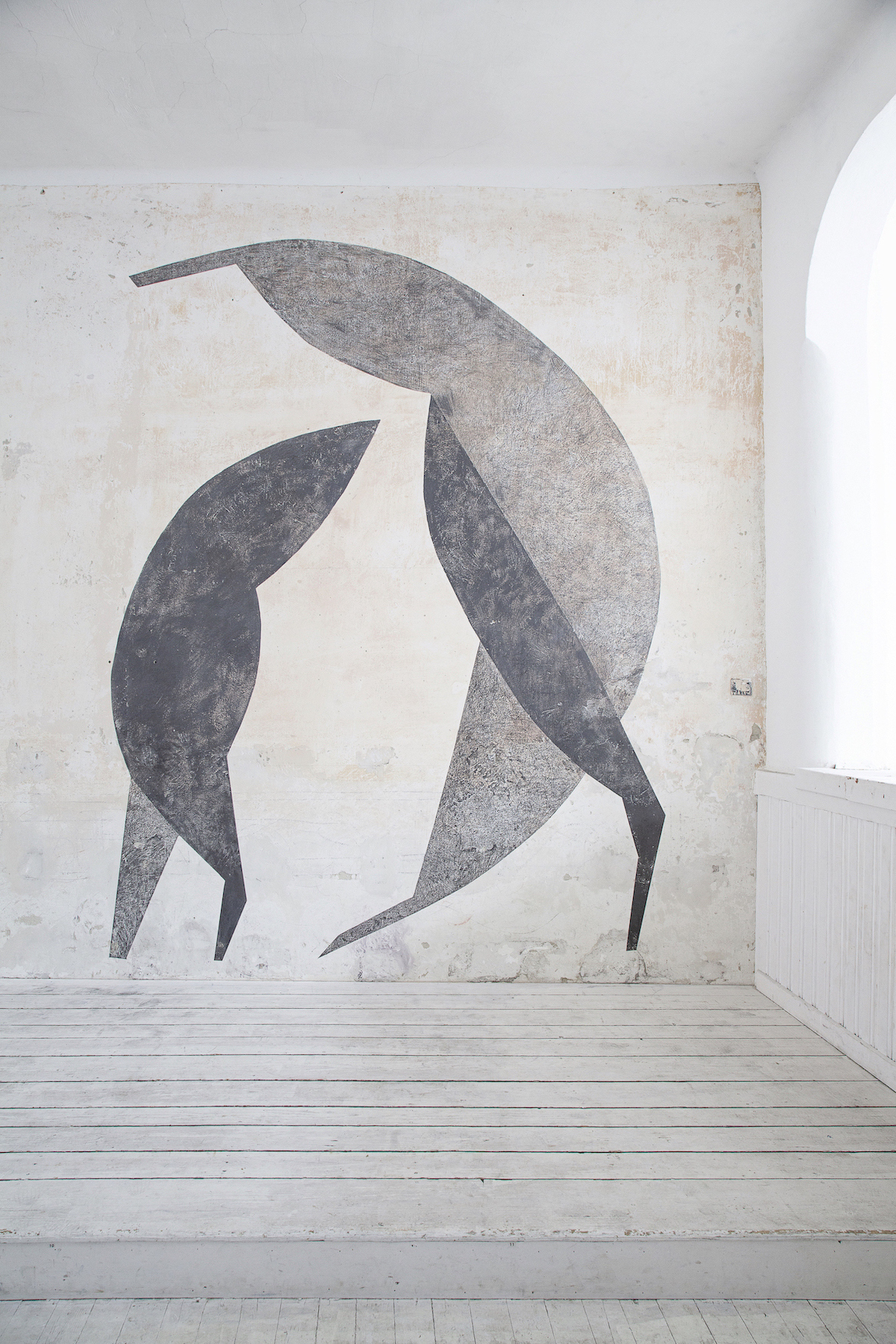 Frauke Dannert, restless birds, mural/graphit, 2023