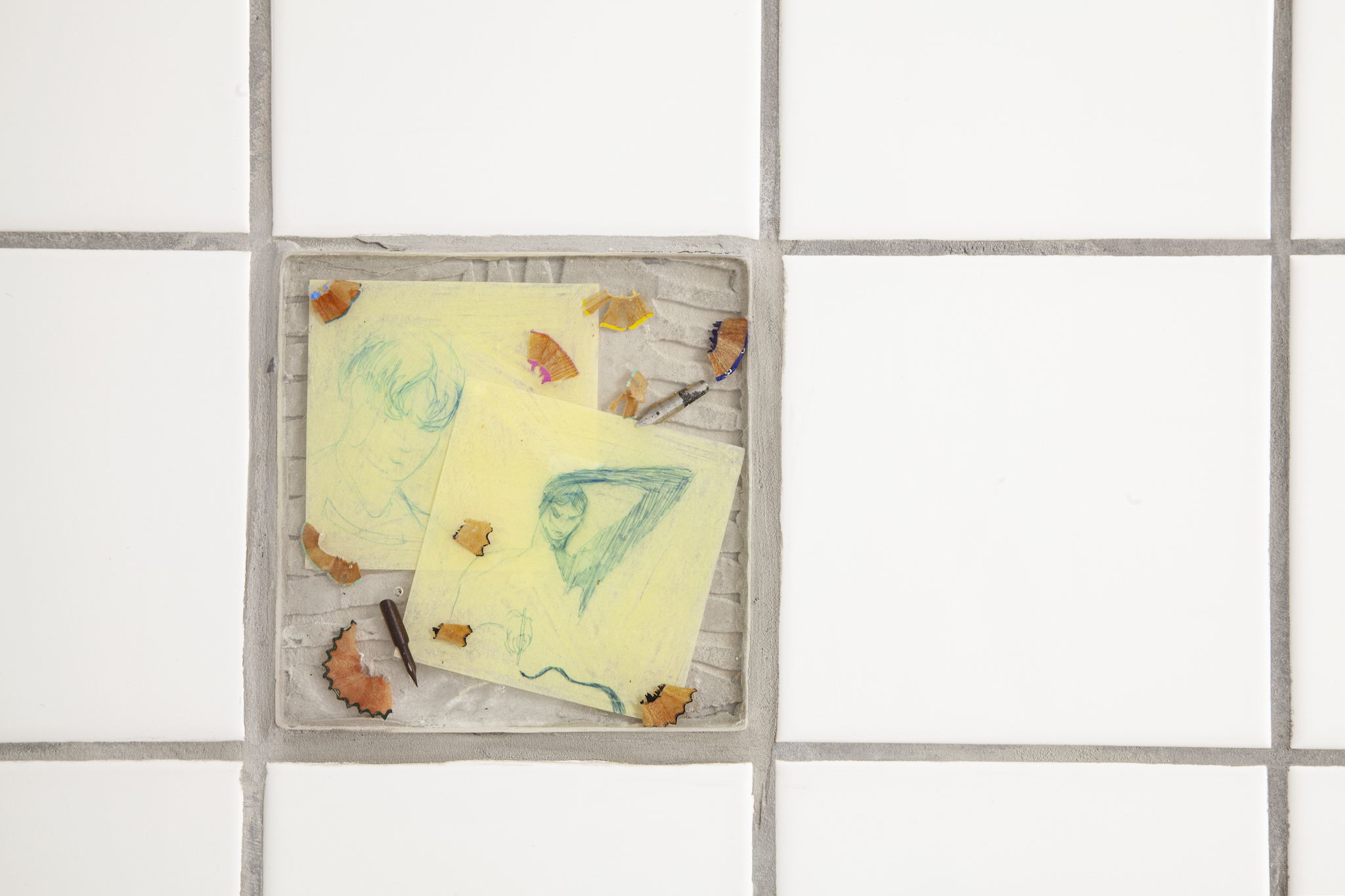 in the shower room: Leo Lunger, âtiles in the wallâ, 13 tiles, 15 x 15 cm, epoxy, mixed media, 2023