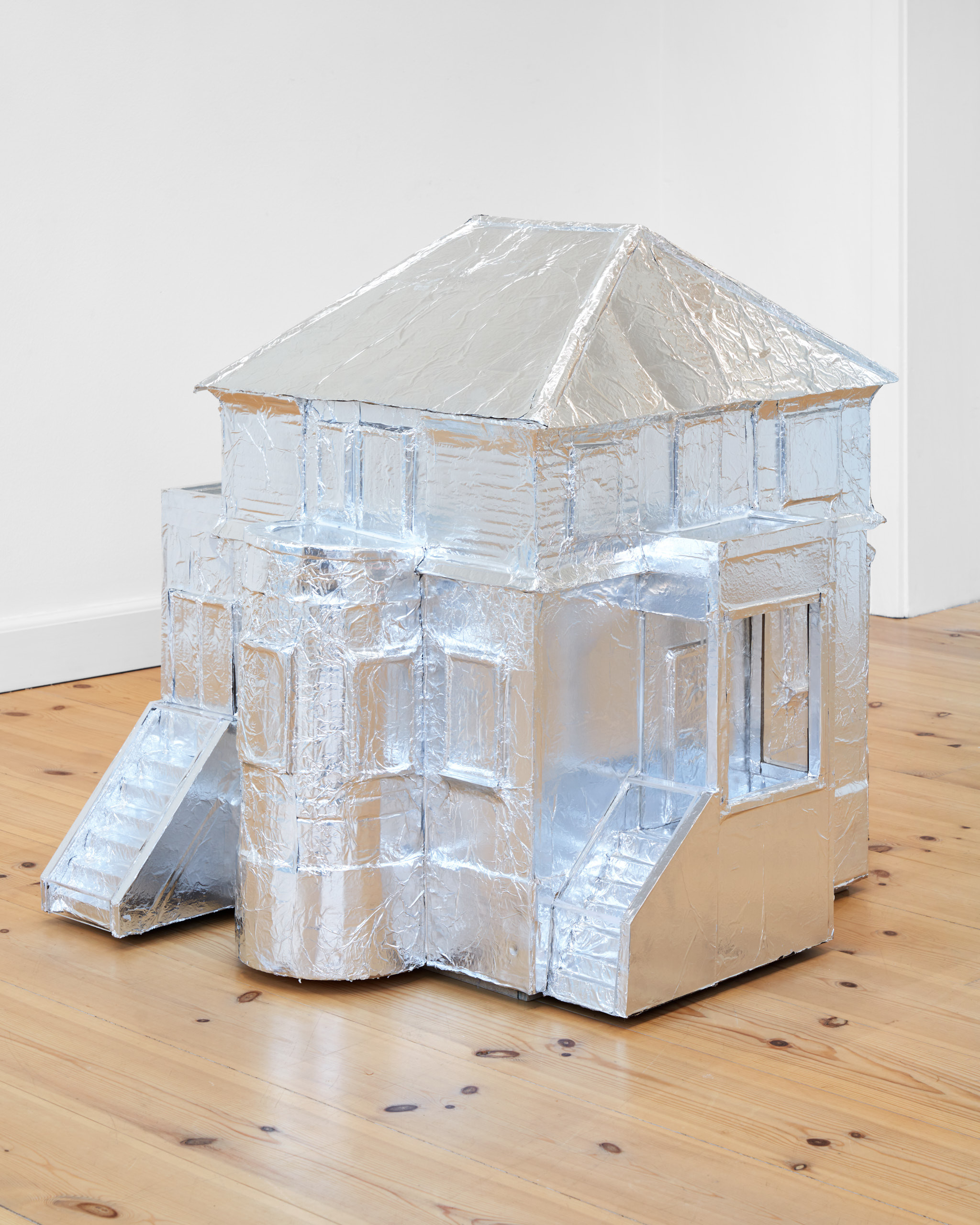Black Box - Wood, plexiglass, cardboard, screws, acrylic sealant, glue, aluminium foil - 2023