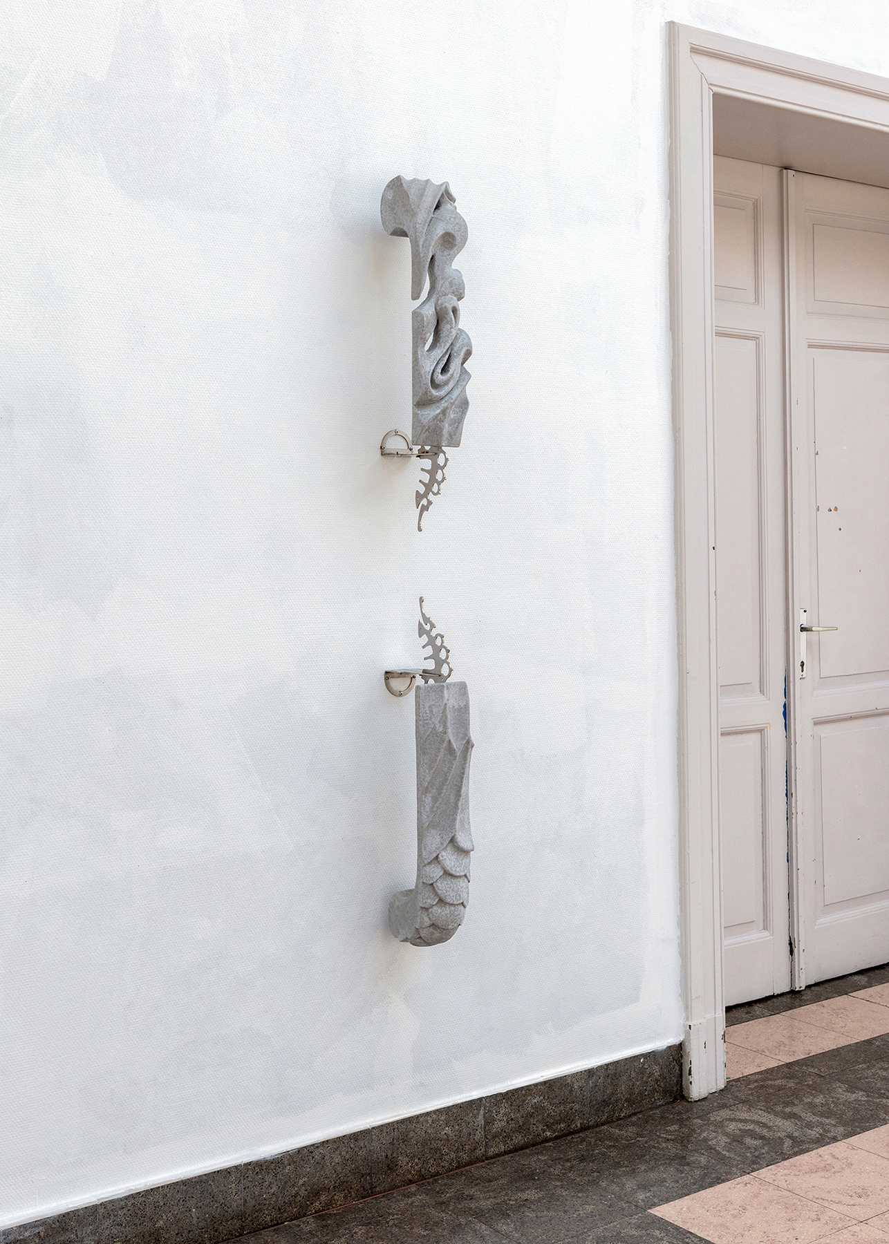 Muters h, 2023, acrylic plaster, fiberglass, stainless steel